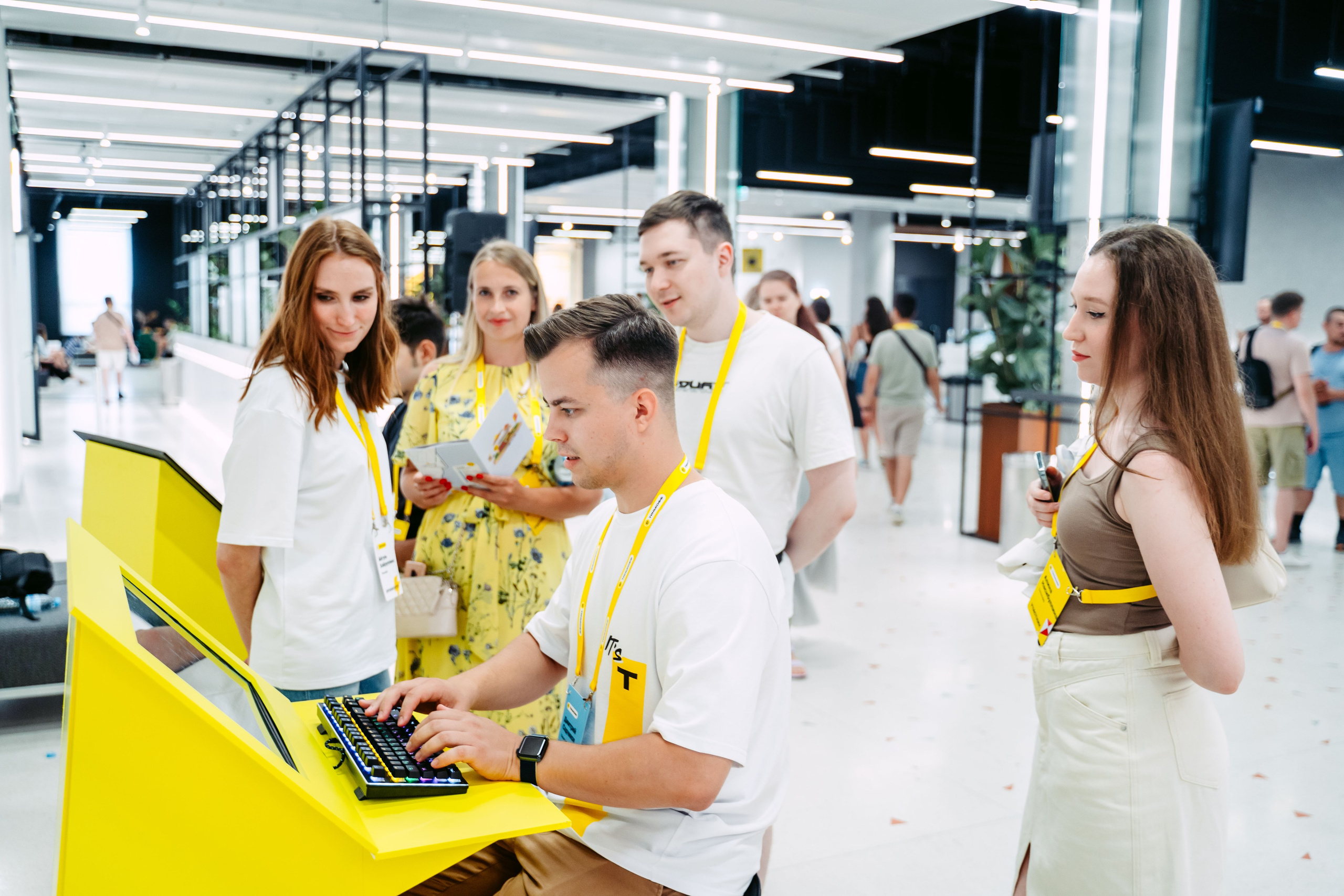 Тинькофф. ИТ-фест / 2023. Саша Копылов, фотограф в Казани