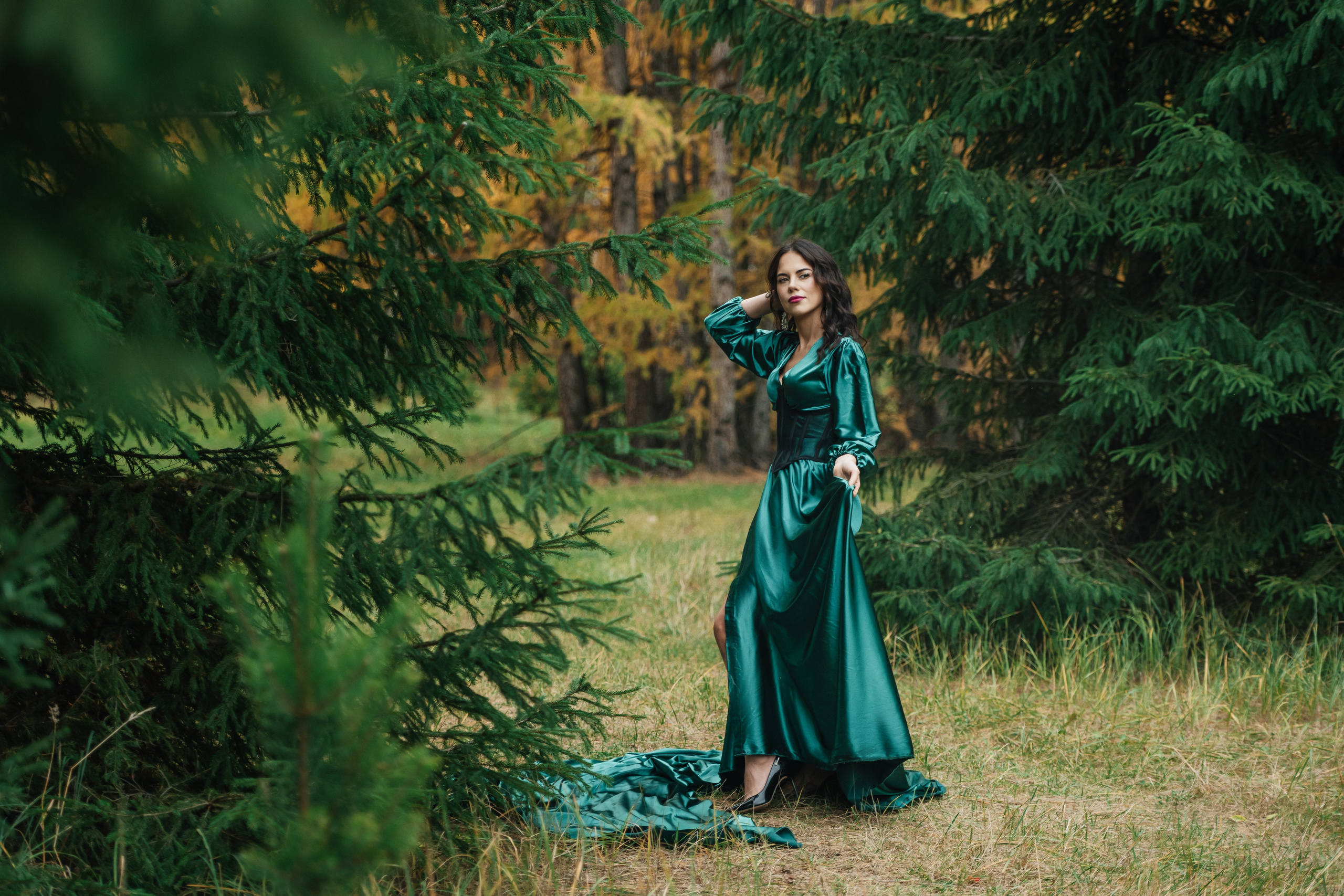 Татьяна, осенняя в платье с шлейфом. Belichev45foto.ru