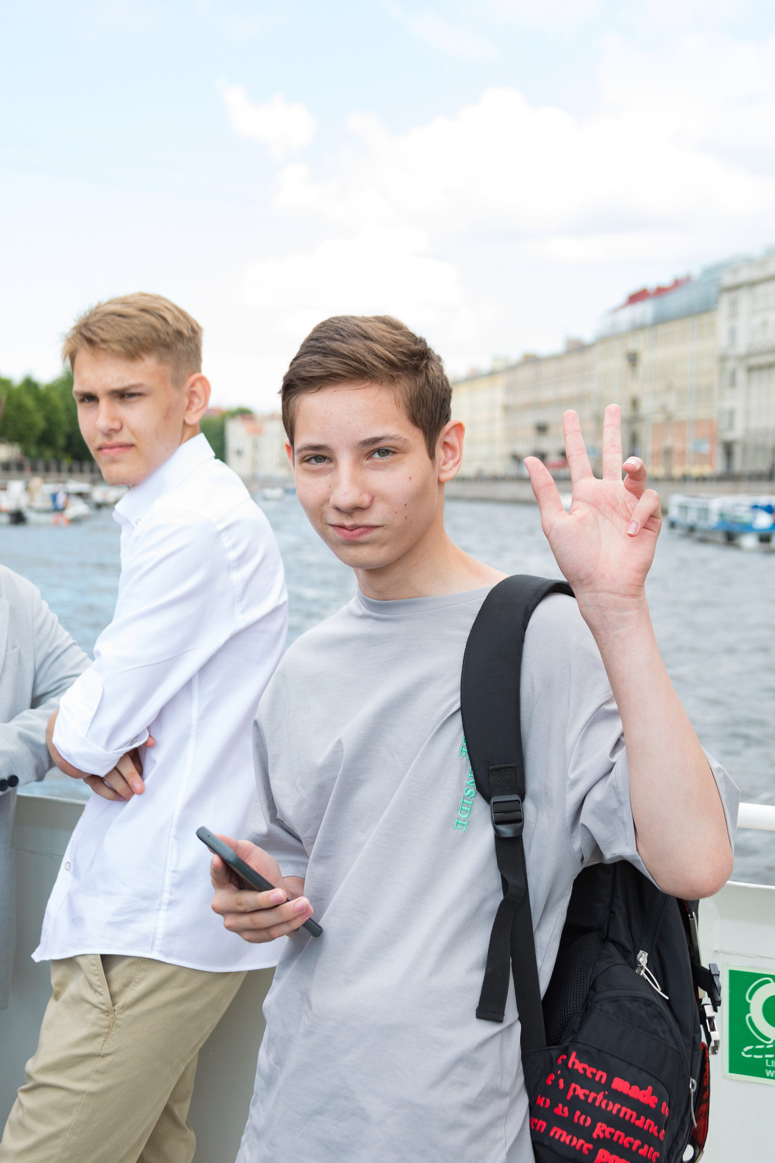 Репортажная съемка выпускного 9 класса на теплоходе. Детский и контент фотограф Надя Волкова Санкт-Петербург