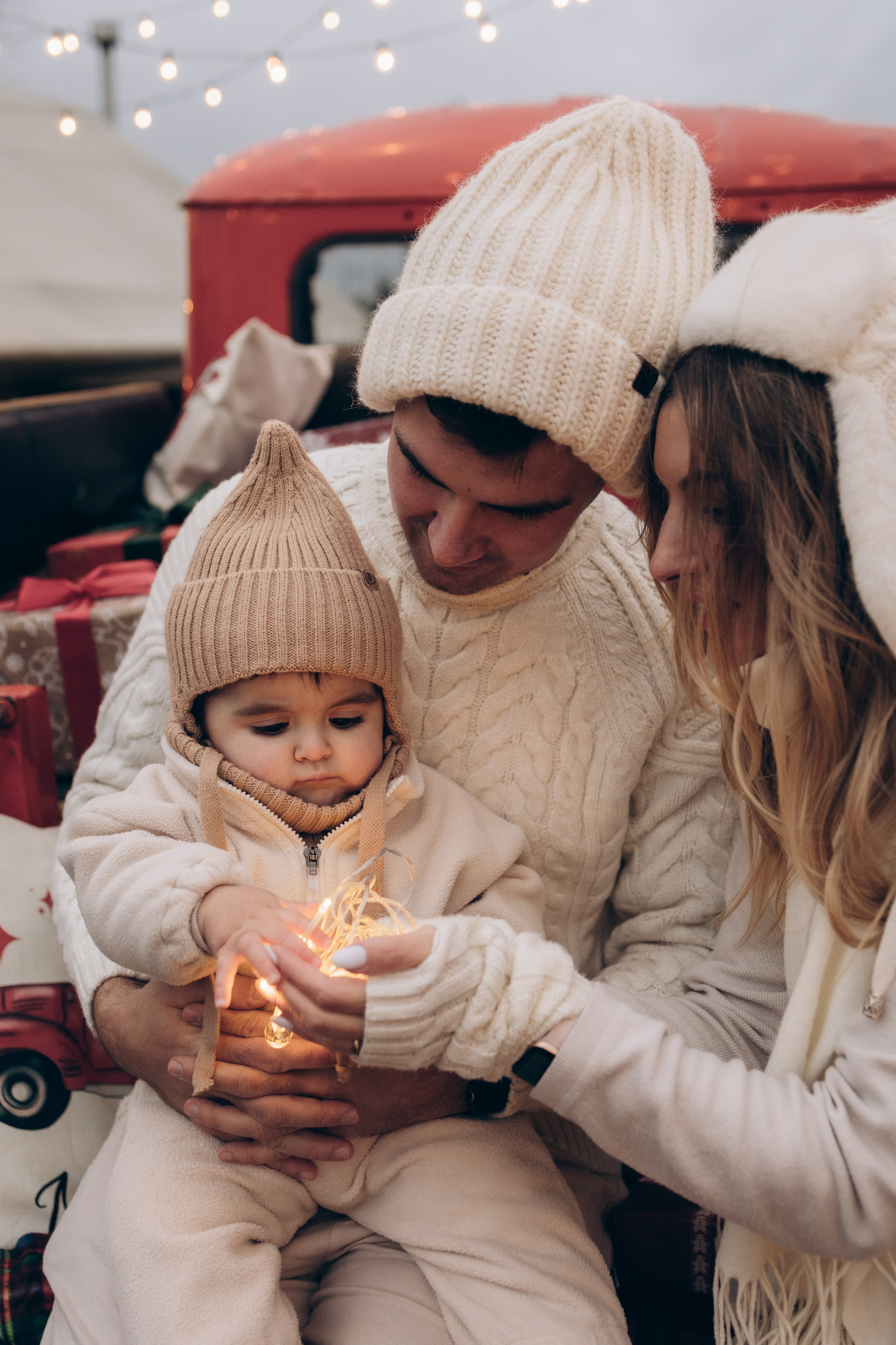 Семейная новогодняя фотосессия в Леона даче. Семейный и детский фотограф в Санкт-Петербурге Павлова Елена