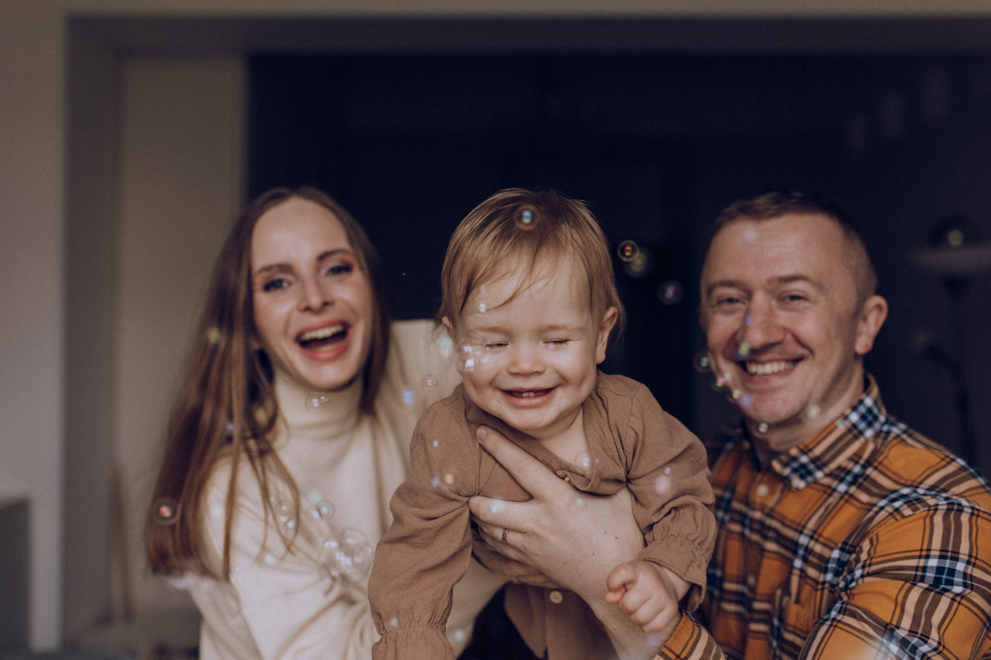 Семейные фотосессии (в студии, на улице или у вас дома). Фотограф Антонина Знак. Семейные фотосессии. Москва и МО