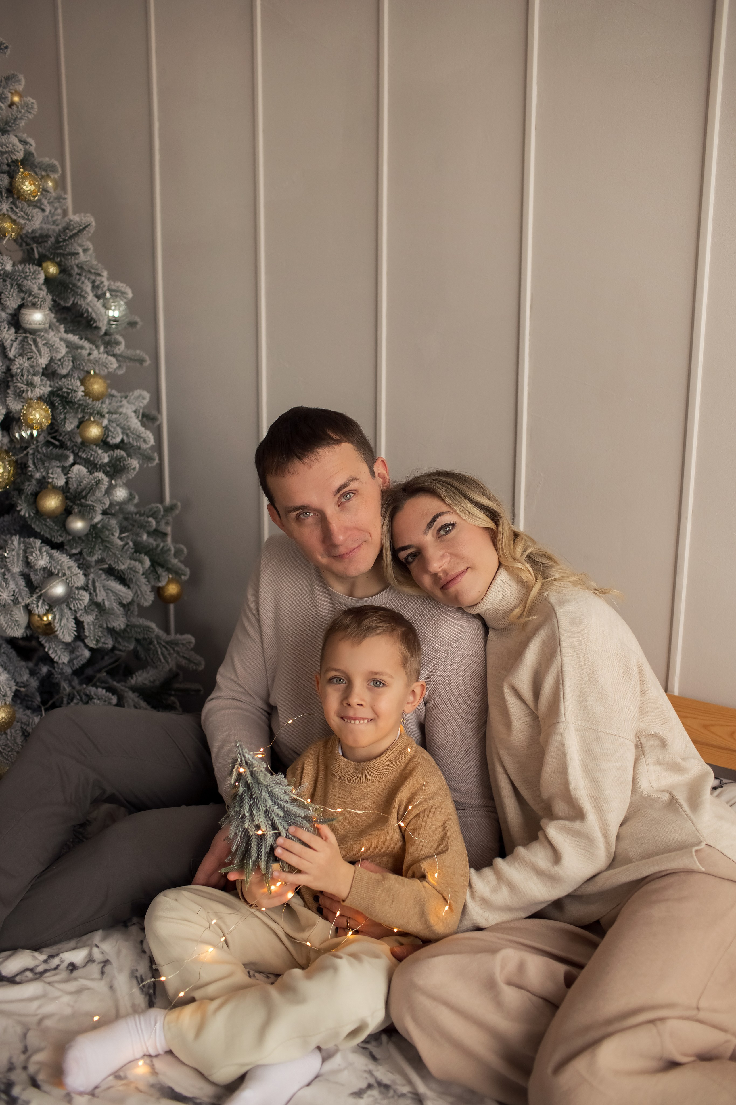Новогодние объятия. Семейный и детский фотограф в Саратове Полина Коткина