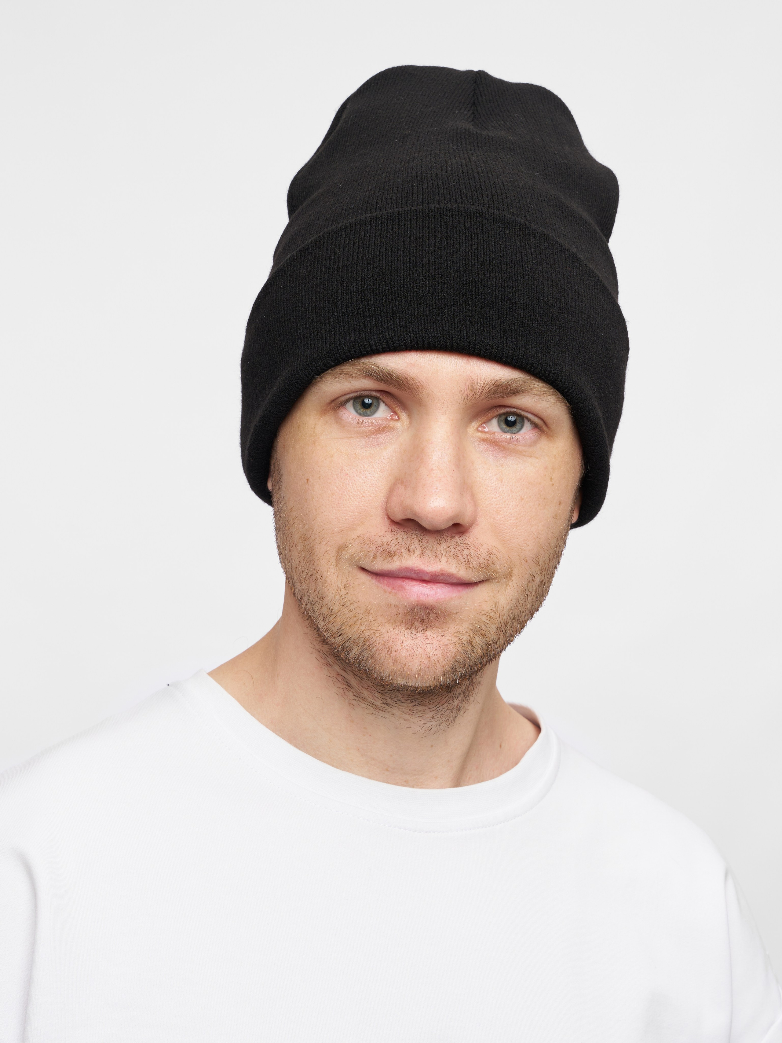 Головные уборы. KED Production — продакшн из СПб. Создаём фото, видео и контент, который помогает брендам и селлерам продавать больше