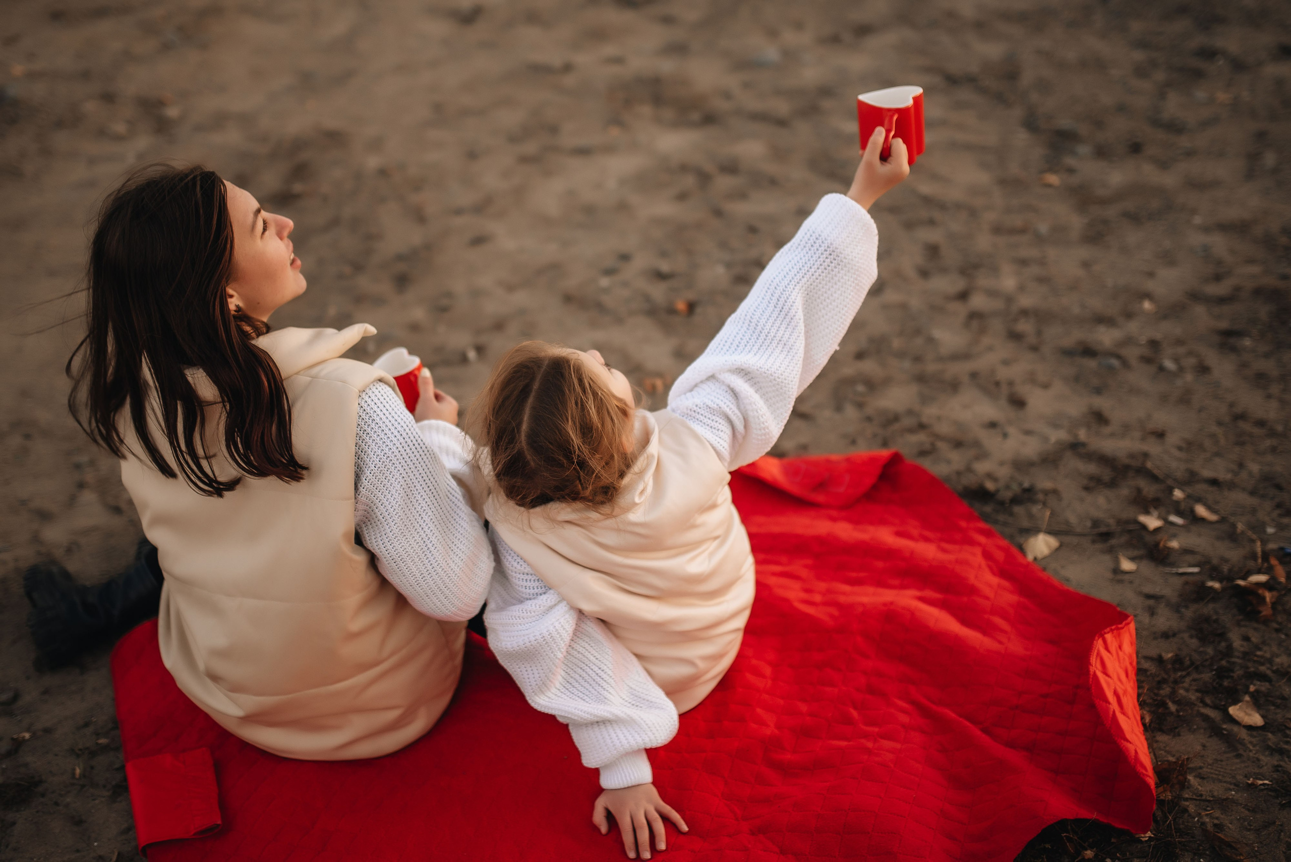 Катя и Варя (маяк). Семейная фотосессия в Новосибирске от фотографа Ольги Коваль