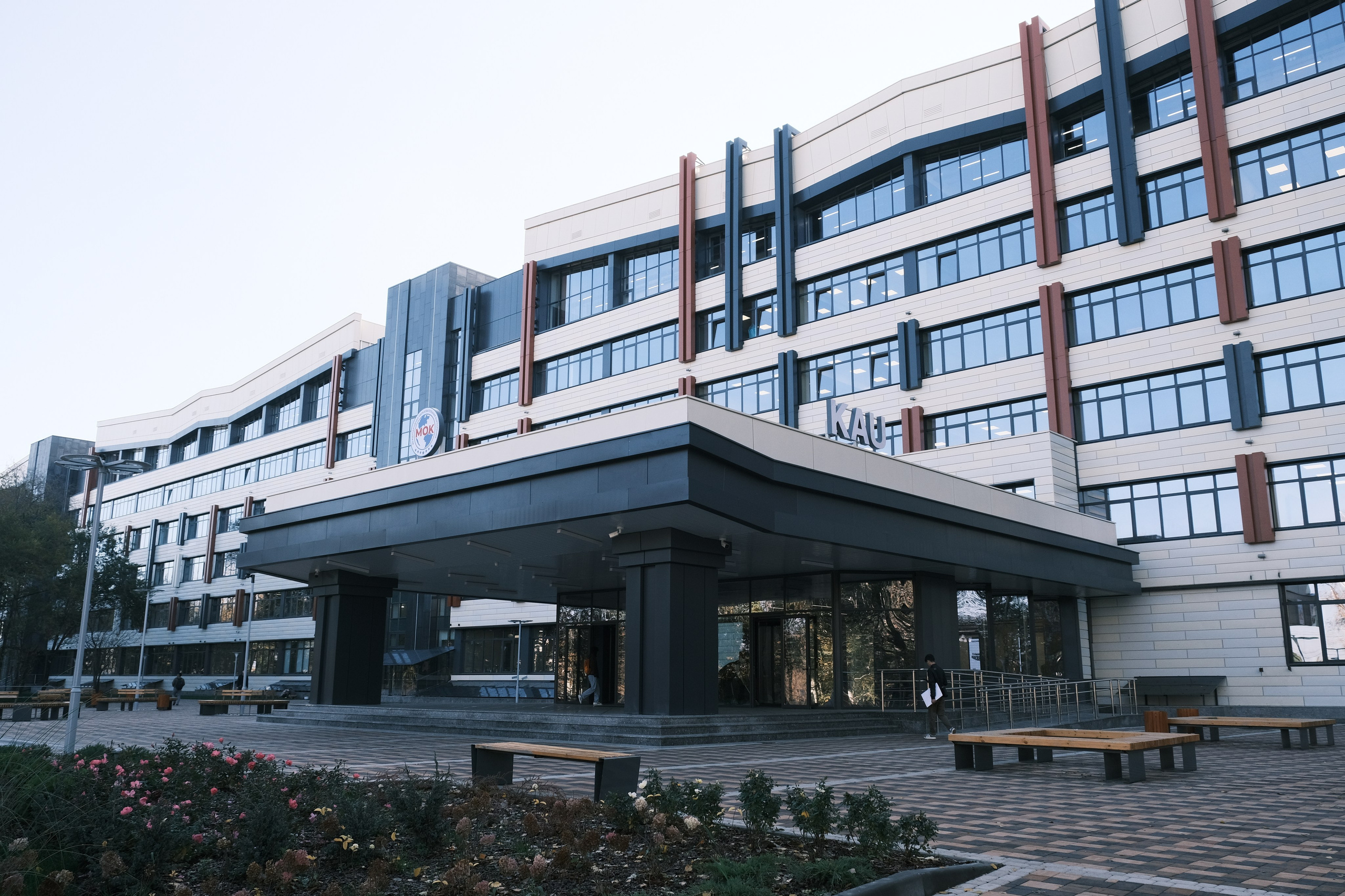 Интерьеры и Экстерьеры. Портреты и репортажные съемки с душой: ваш уникальный момент в объективе Руфата, профессионального фотографа Алматы