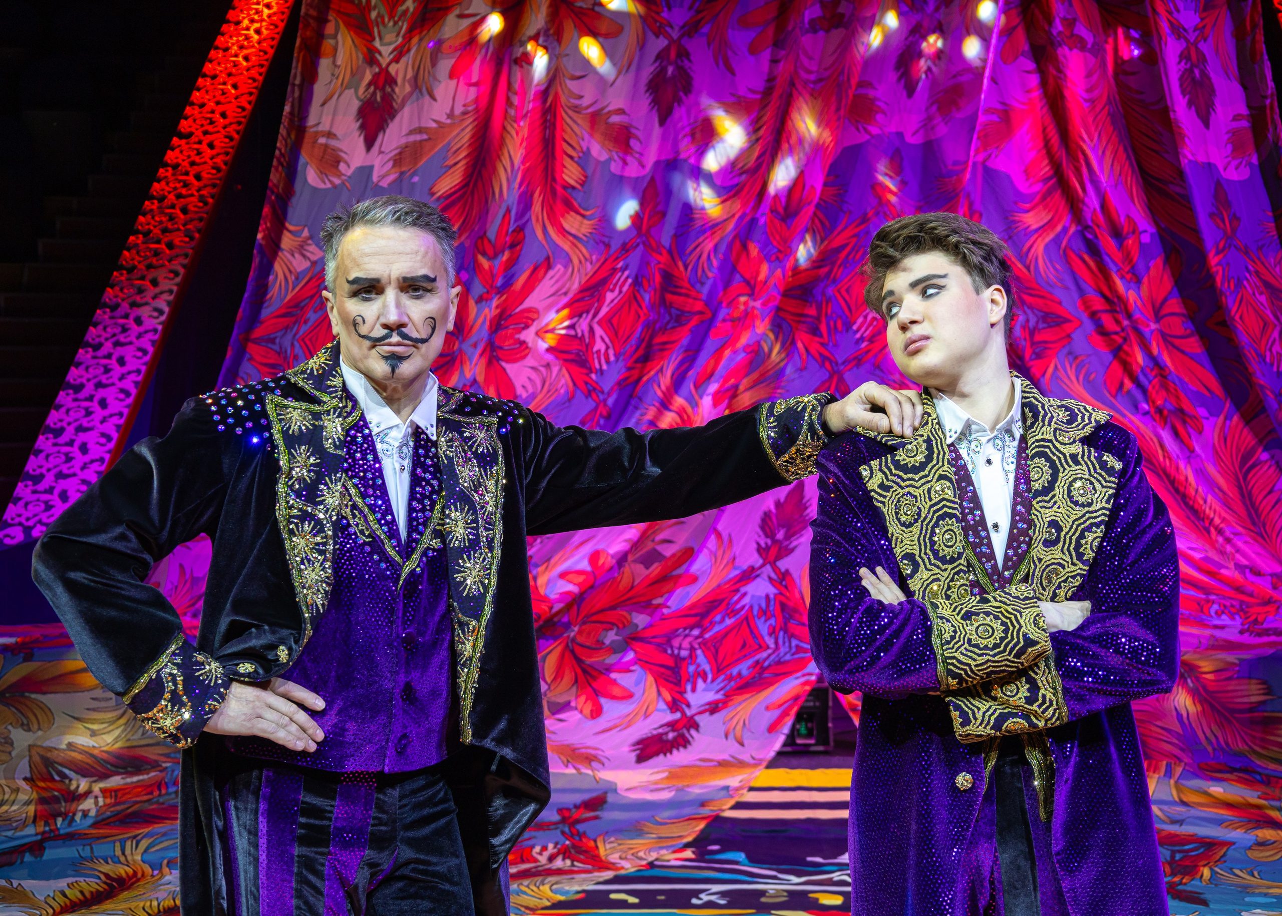 Цирк Жар Птица. Афиша. Семейный и Свадебный фотограф в Сочи