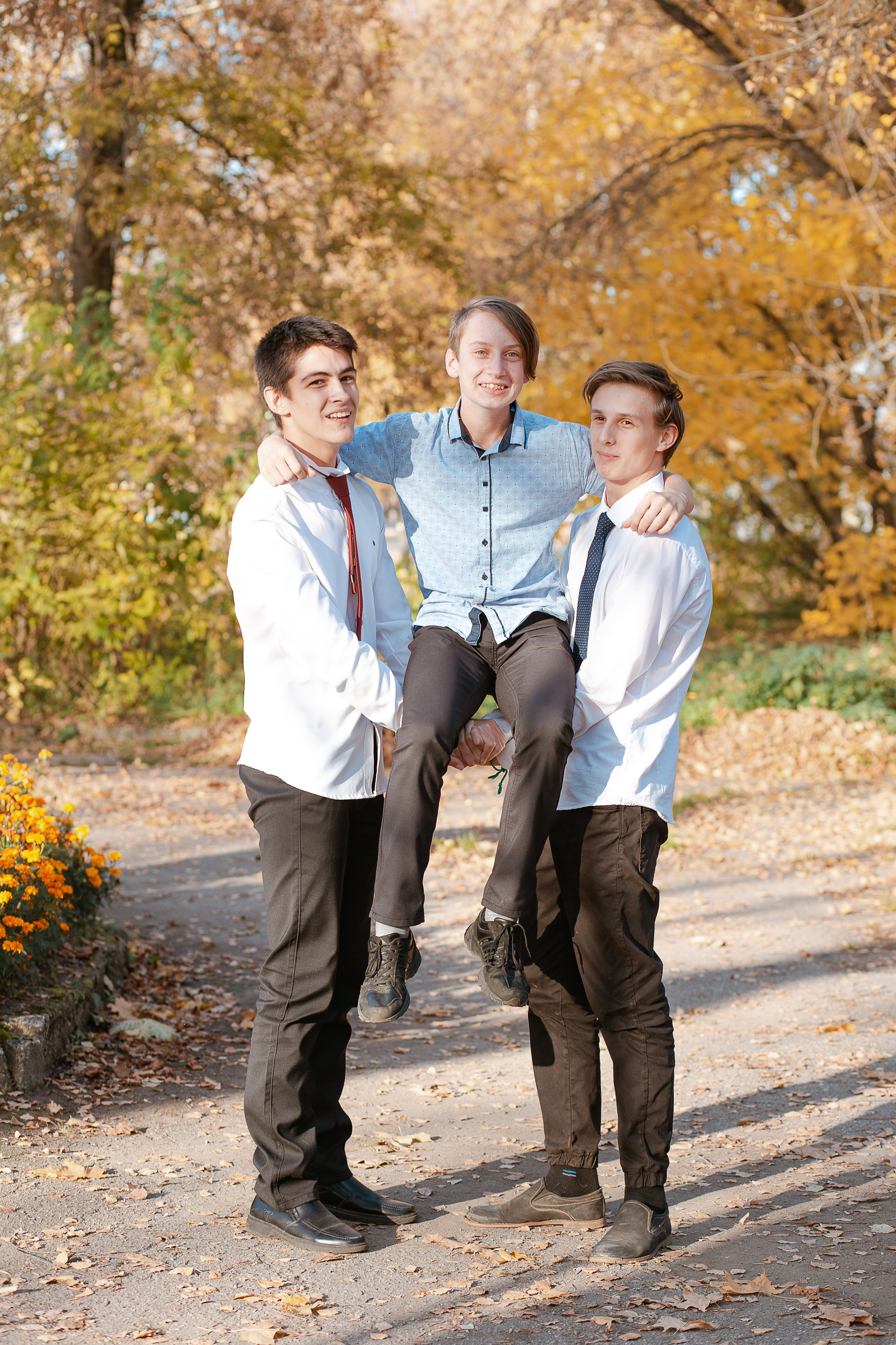 Фотосессия для выпускного альбома. Осень. Студия выпускных альбомов Остров