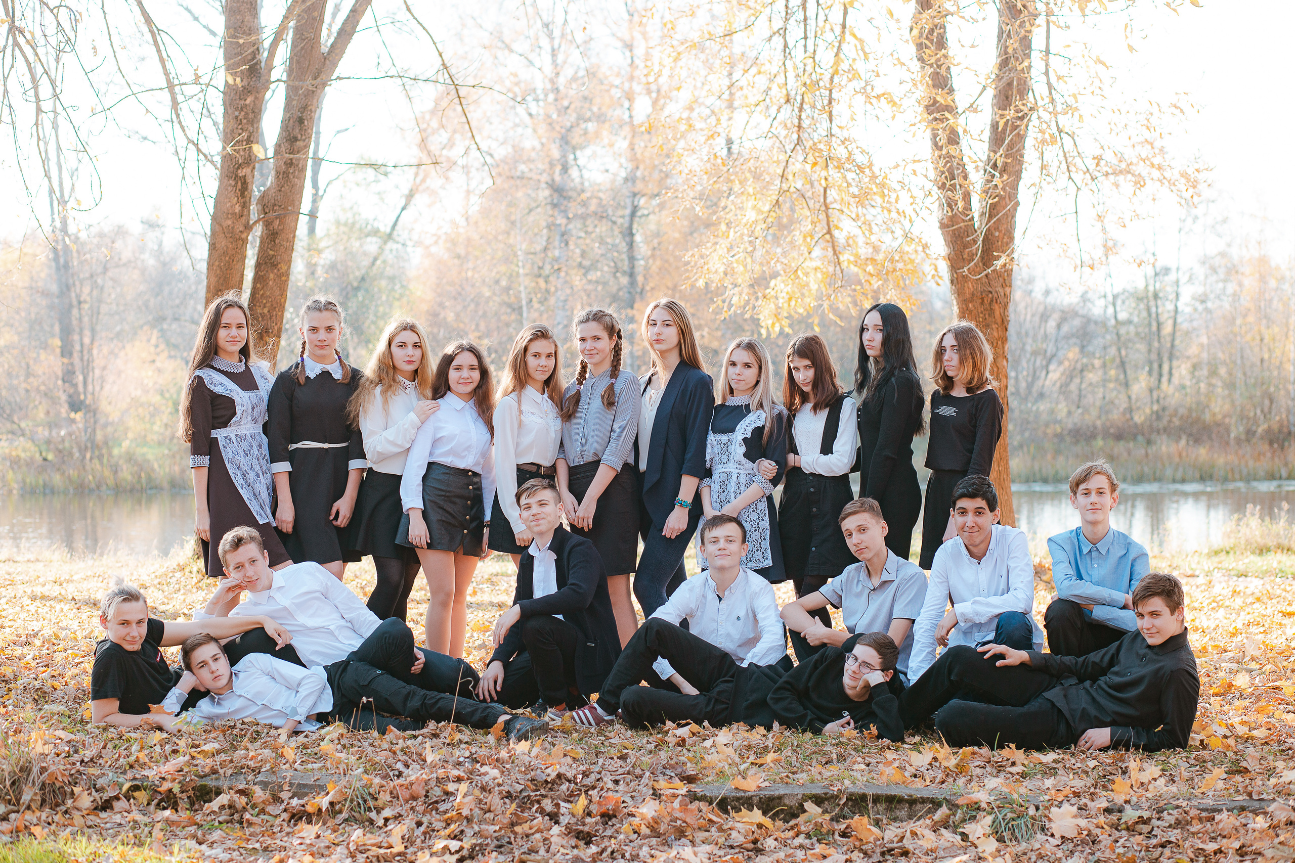 Осенняя фотосессия для выпускного альбома. Студия выпускных альбомов Остров