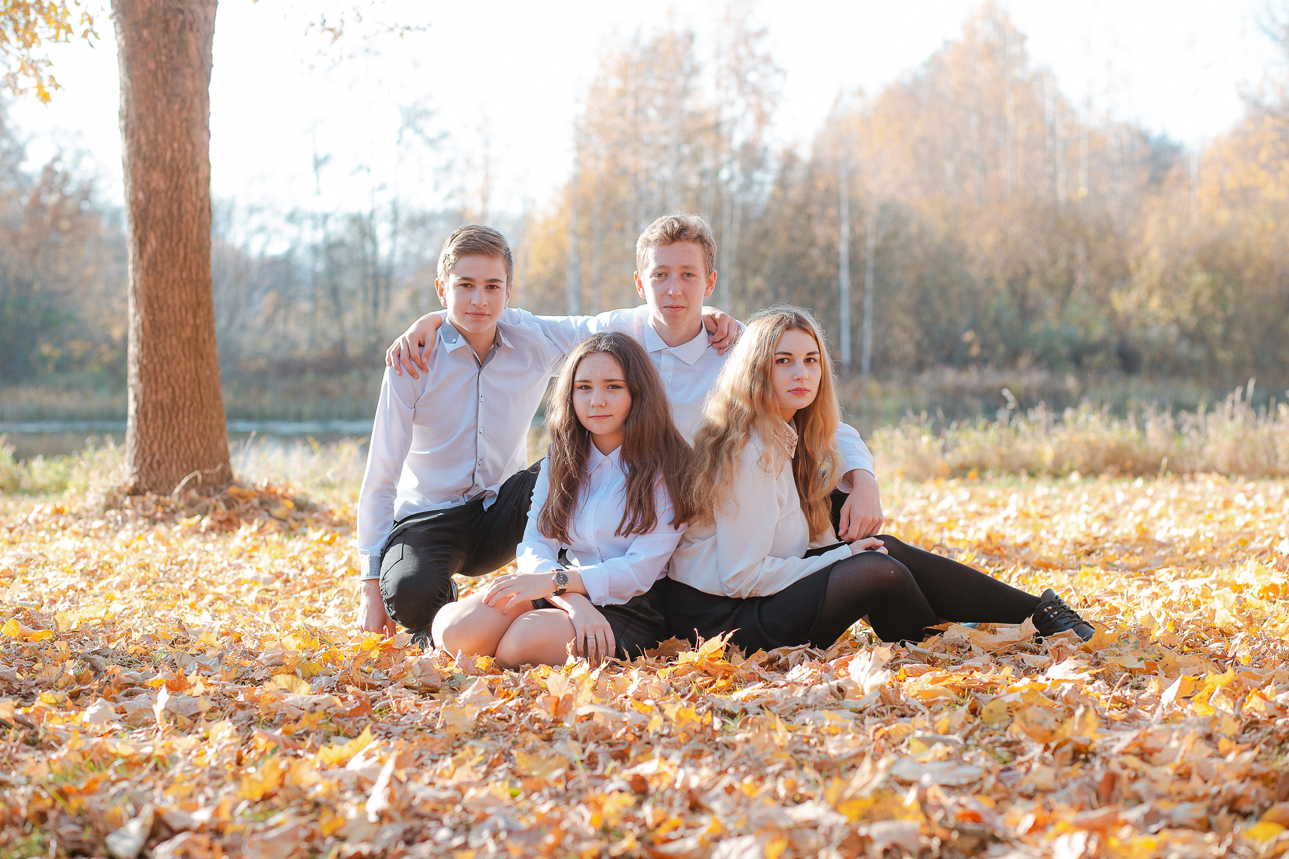 Осенняя фотосессия для выпускного альбома. Студия выпускных альбомов Остров