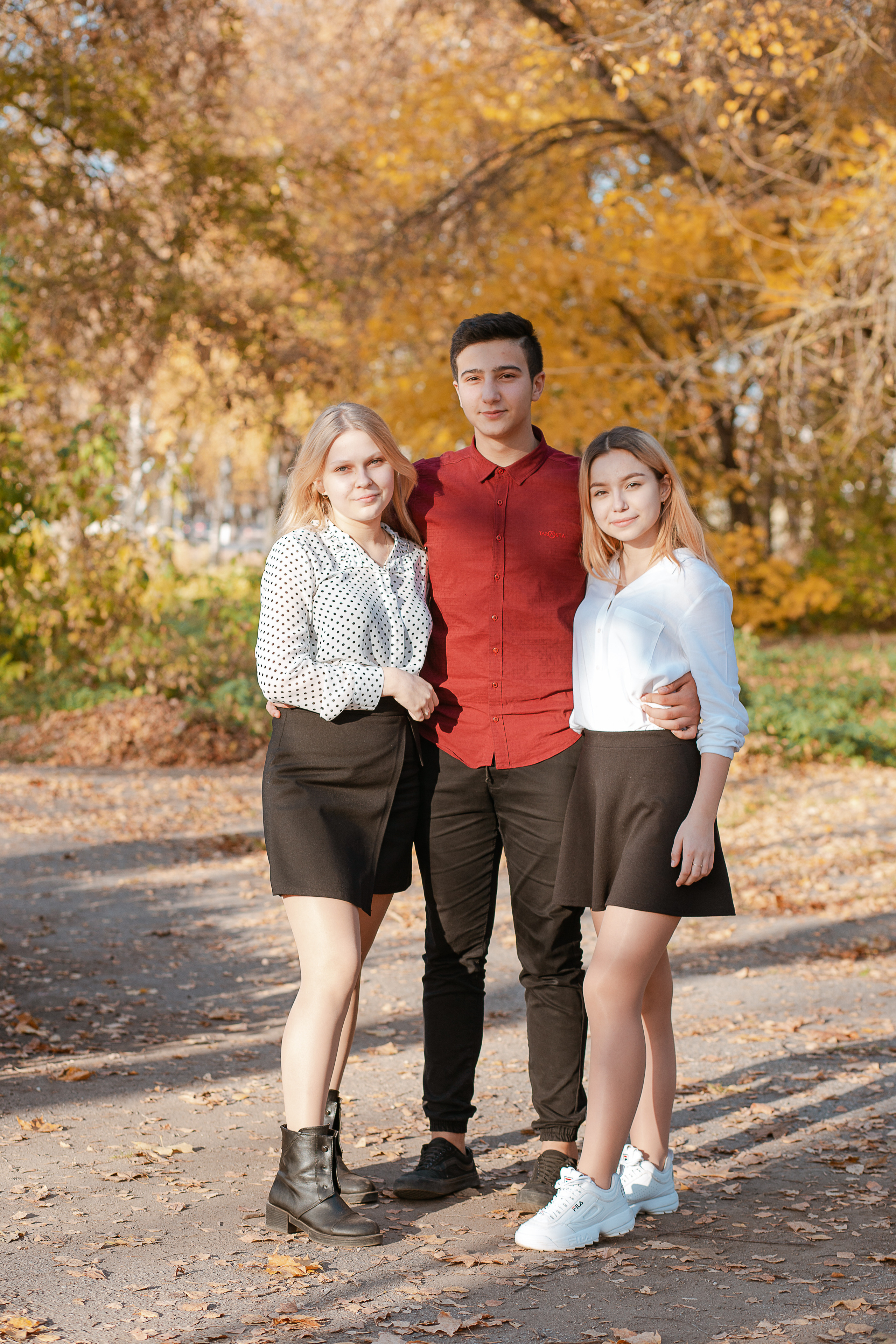 Фотосессия для выпускного альбома. Осень. Студия выпускных альбомов Остров