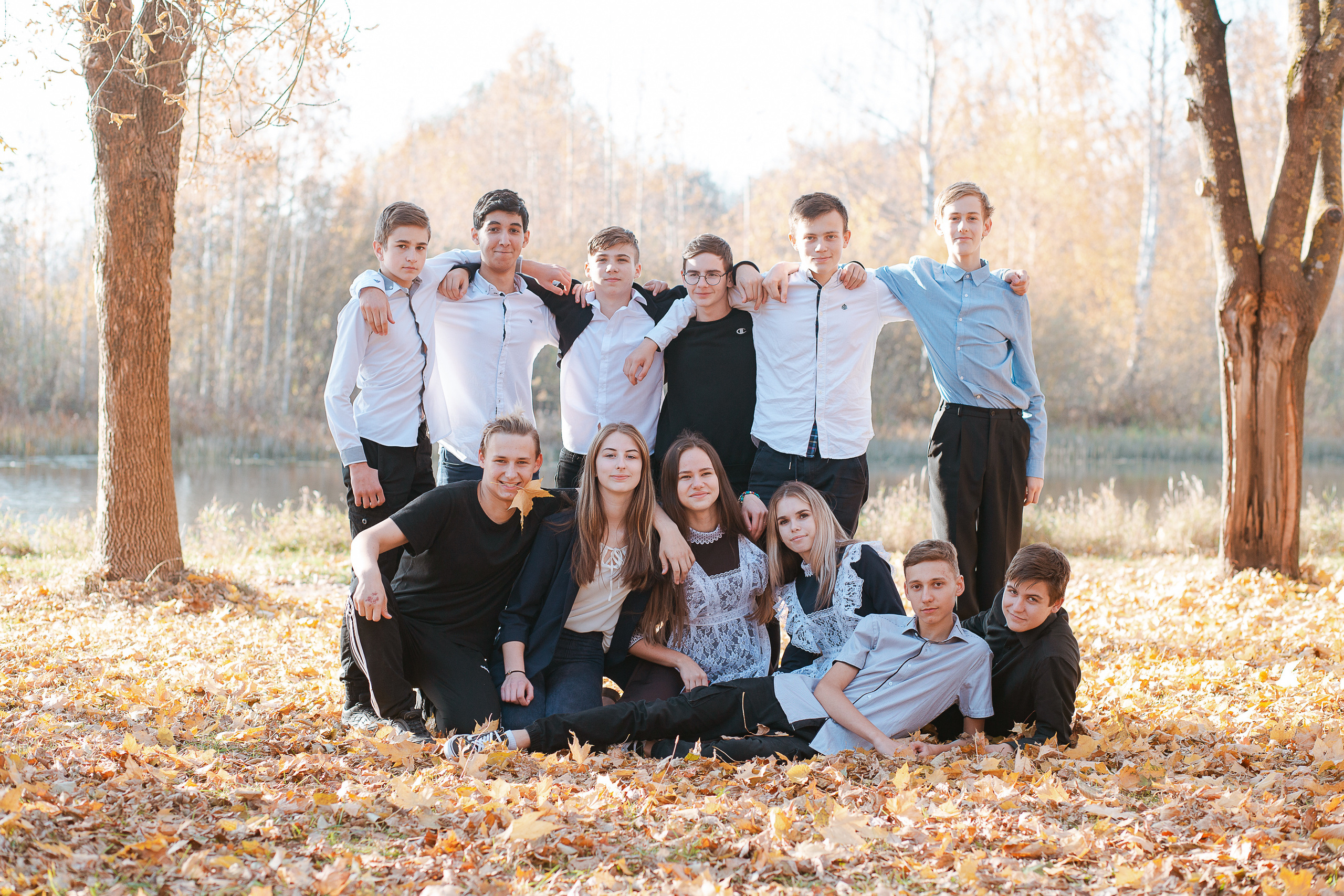 Осенняя фотосессия для выпускного альбома. Студия выпускных альбомов Остров