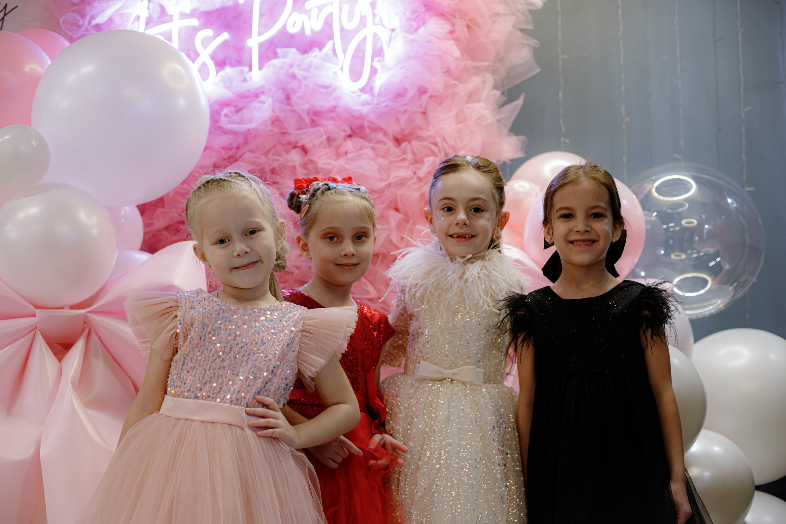 ASIA'S BIRTHDAY PARTY. Photokarish