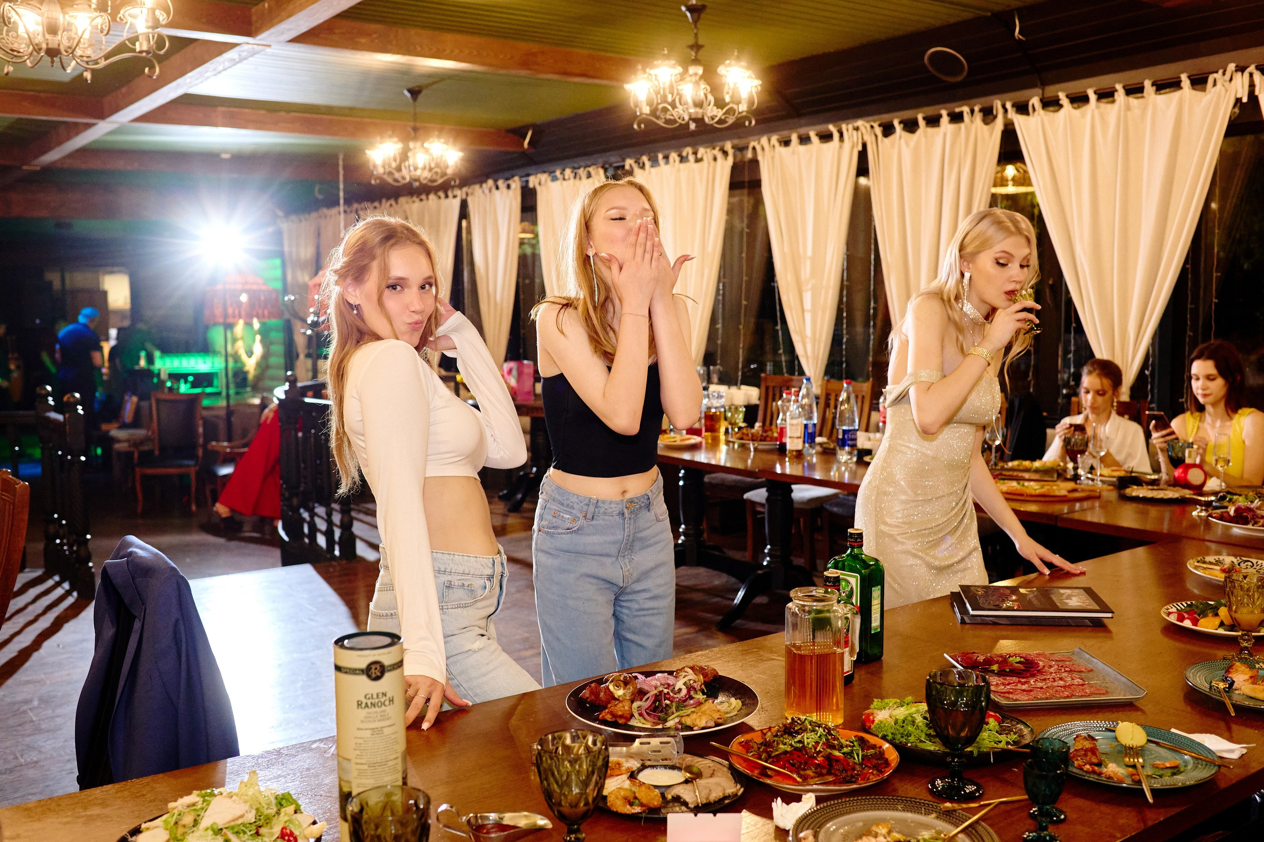 Выпускной 35 Сош. Фотограф Выпускные альбомы Таганрог Сергей Коробченко