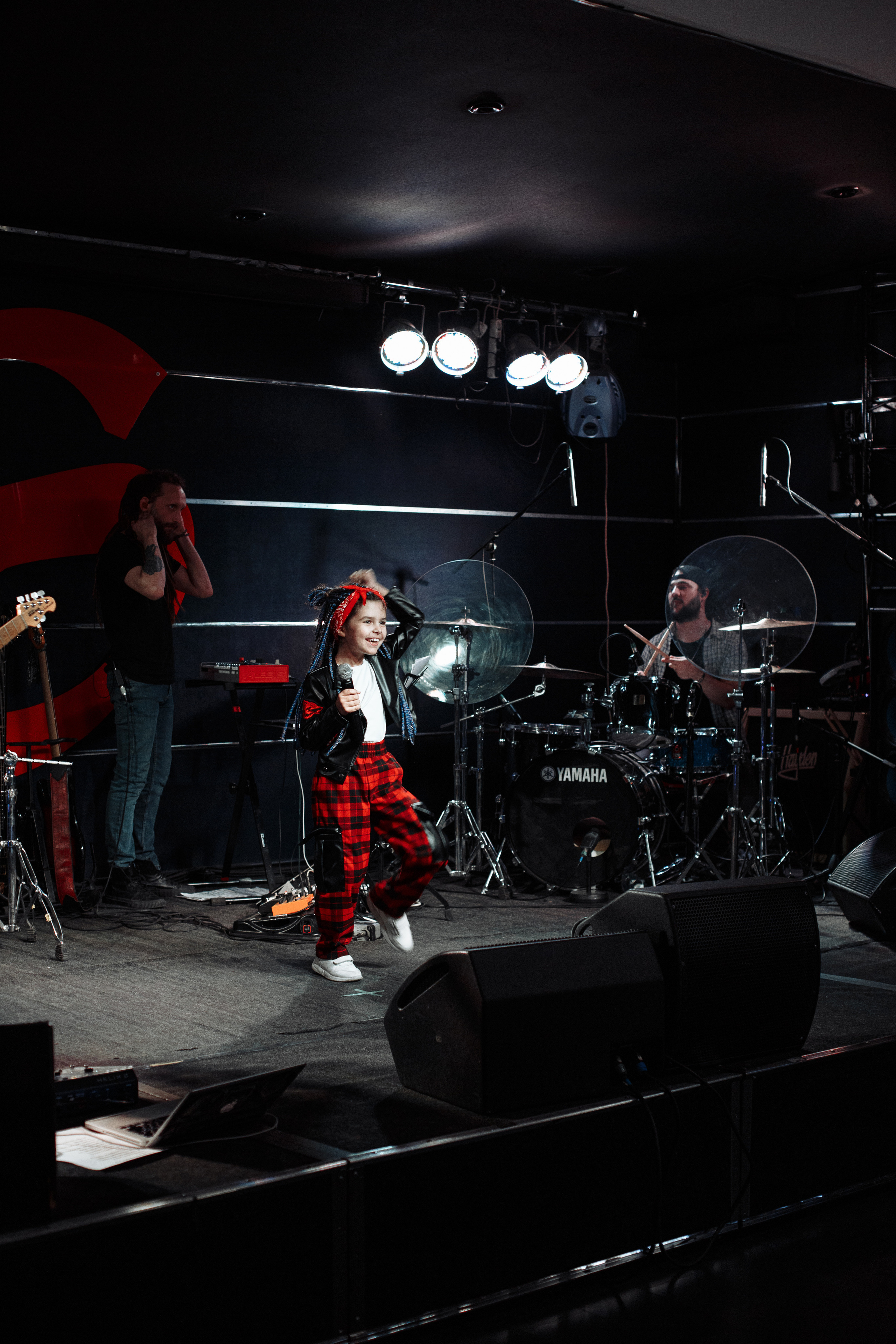 Отчетный концерт SANDLER STUDIO. Семейный фотограф Николаева Ольга