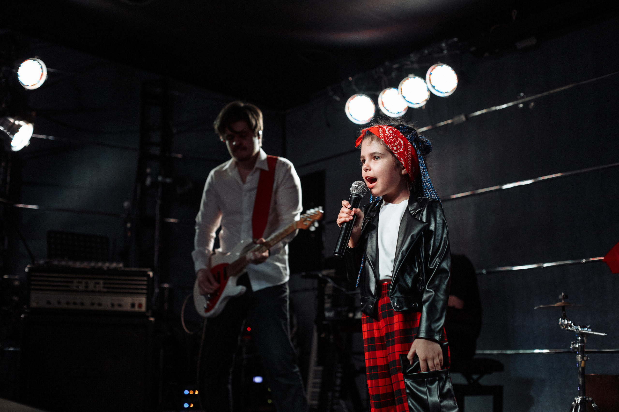 Отчетный концерт SANDLER STUDIO. Семейный фотограф Николаева Ольга