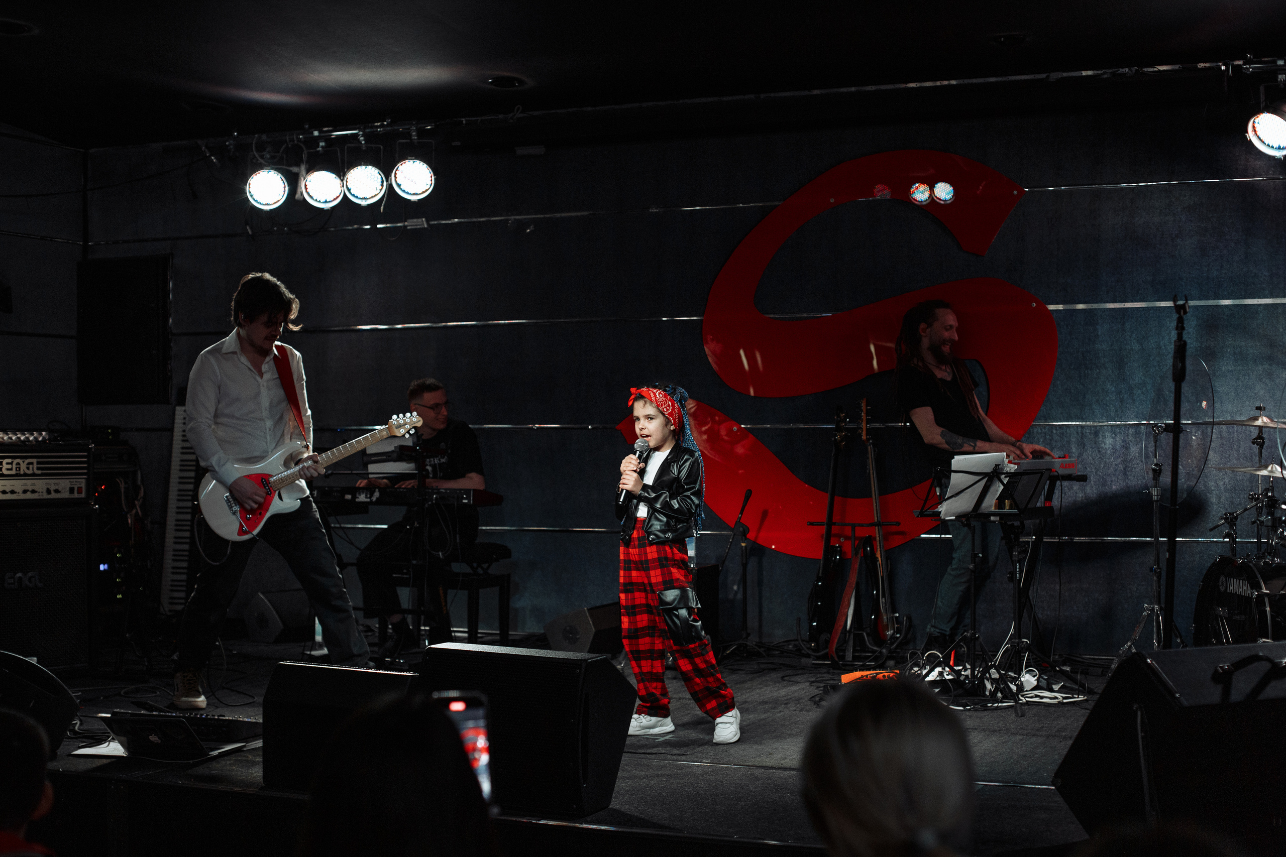 Отчетный концерт SANDLER STUDIO. Семейный фотограф Николаева Ольга