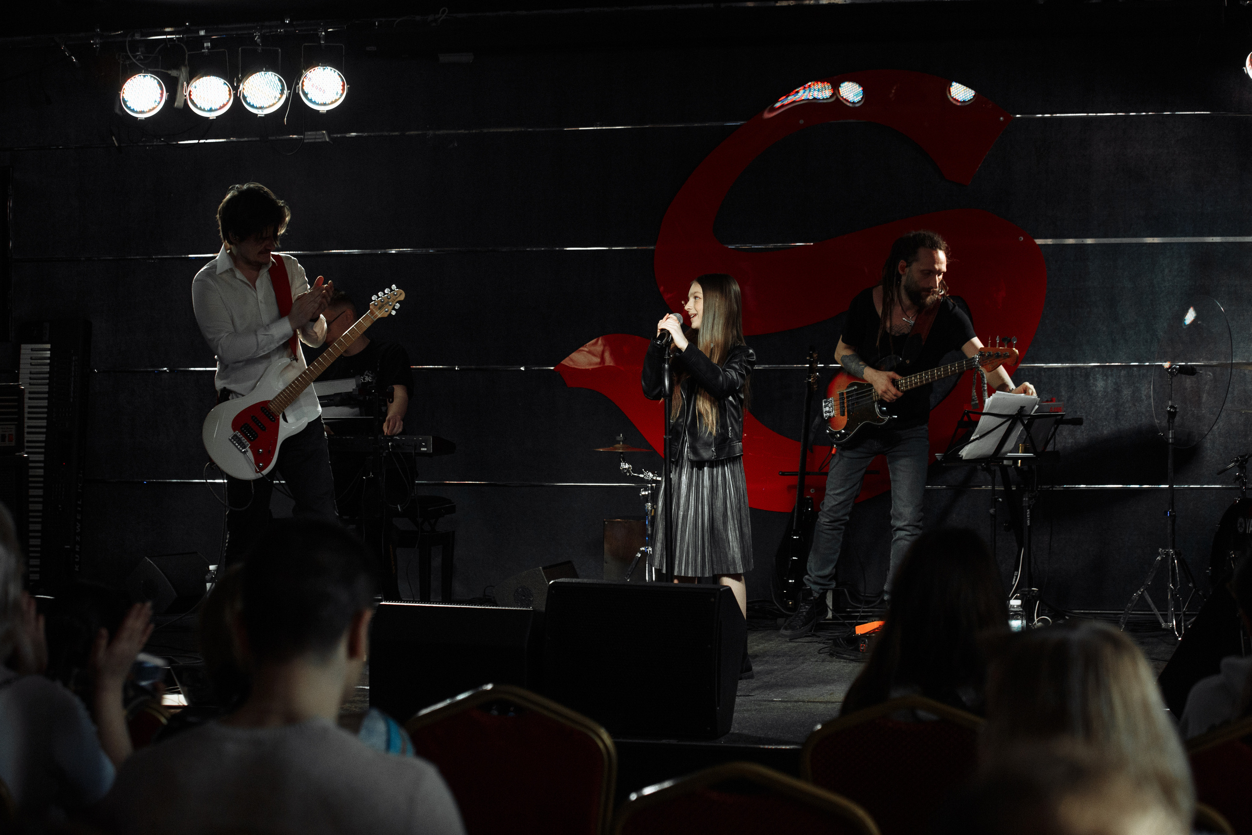 Отчетный концерт SANDLER STUDIO. Семейный фотограф Николаева Ольга