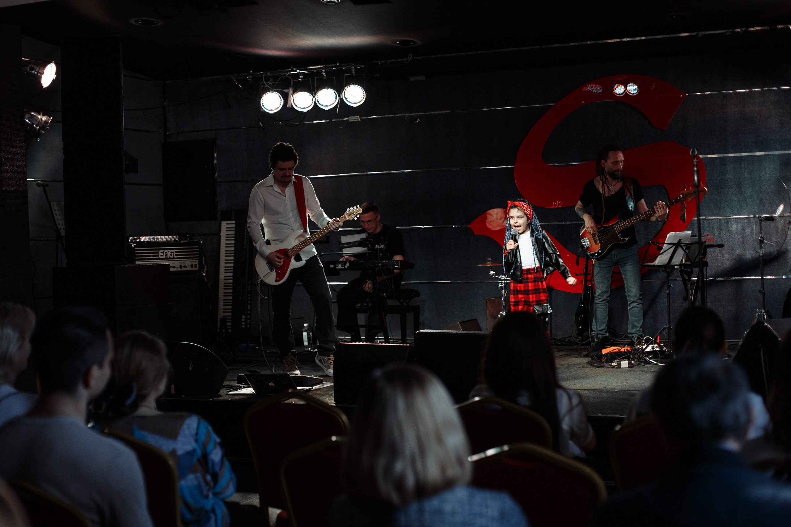 Отчетный концерт SANDLER STUDIO. Семейный фотограф Николаева Ольга