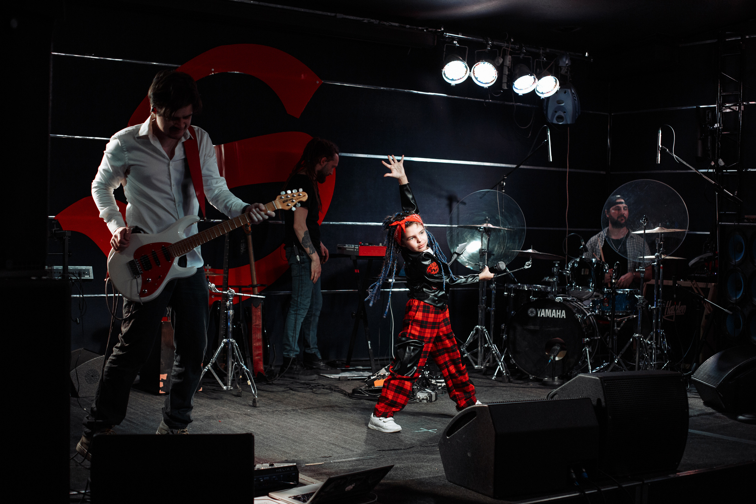 Отчетный концерт SANDLER STUDIO. Семейный фотограф Николаева Ольга