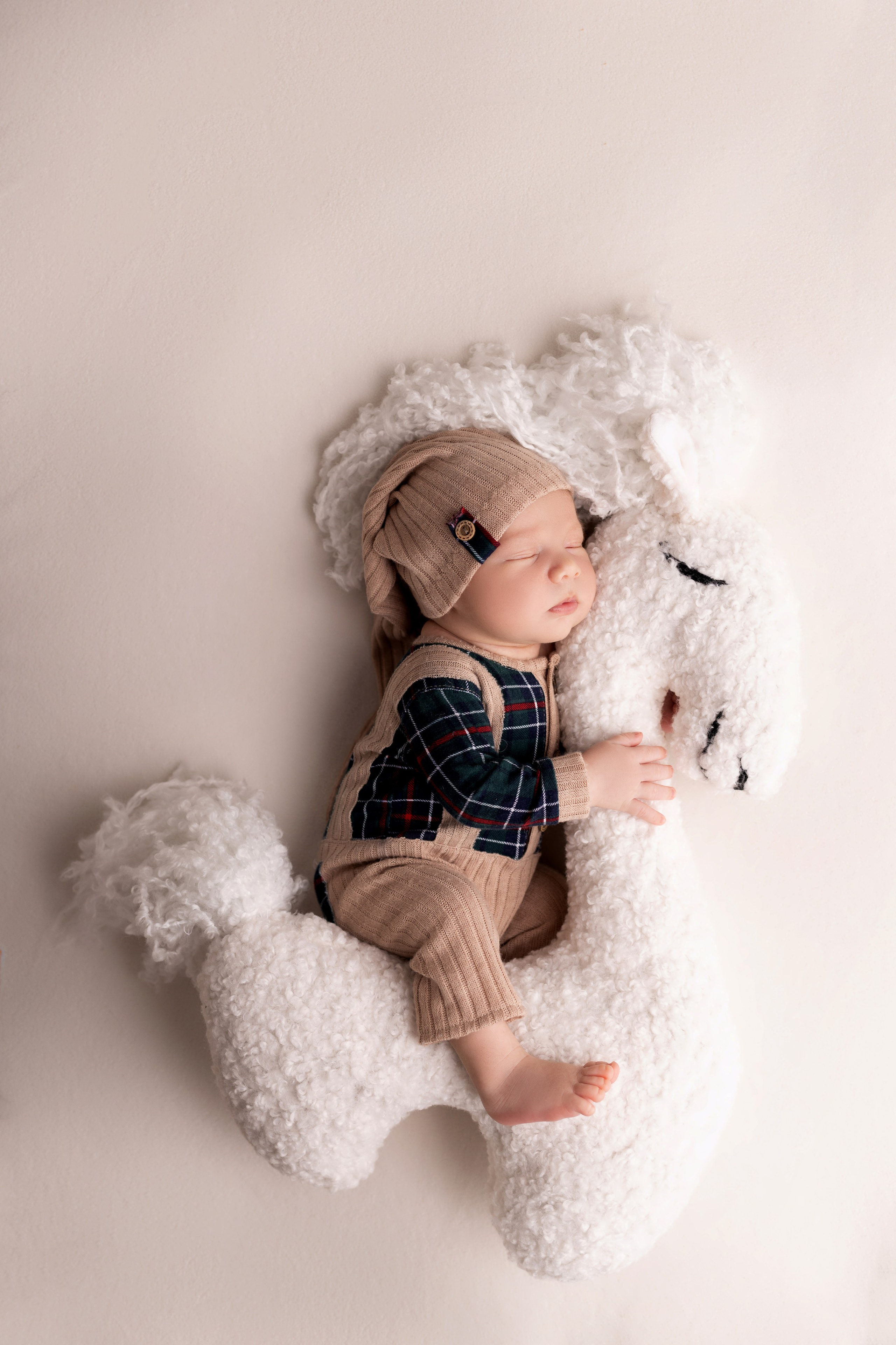 Классическая фотосессия малыша. Фотограф новорожденных малышей в Омске и Омской области Эльвира Камаева