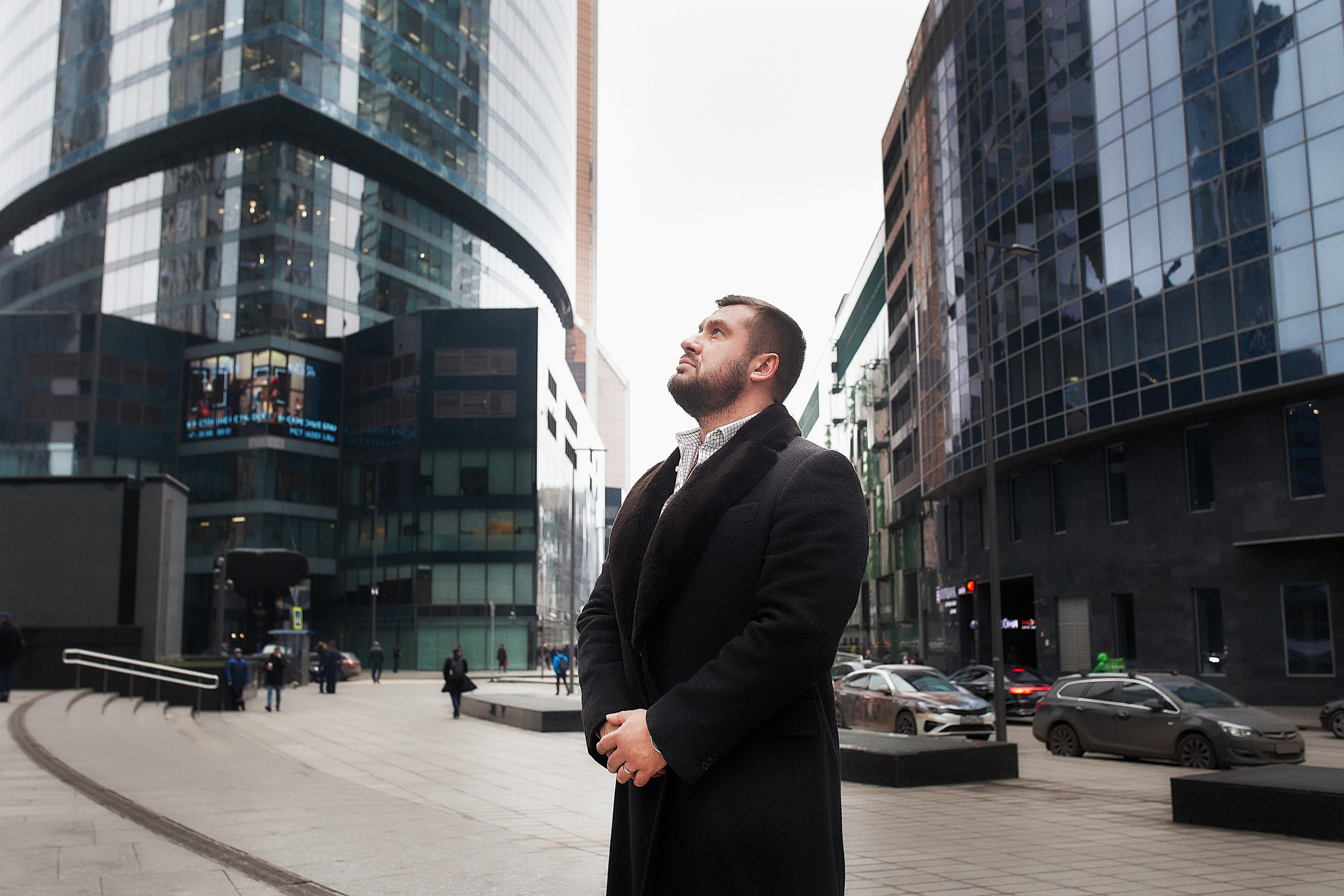 Фотосессия для мужчин в студии | Профессиональные и стильные снимки для вашего бизнеса