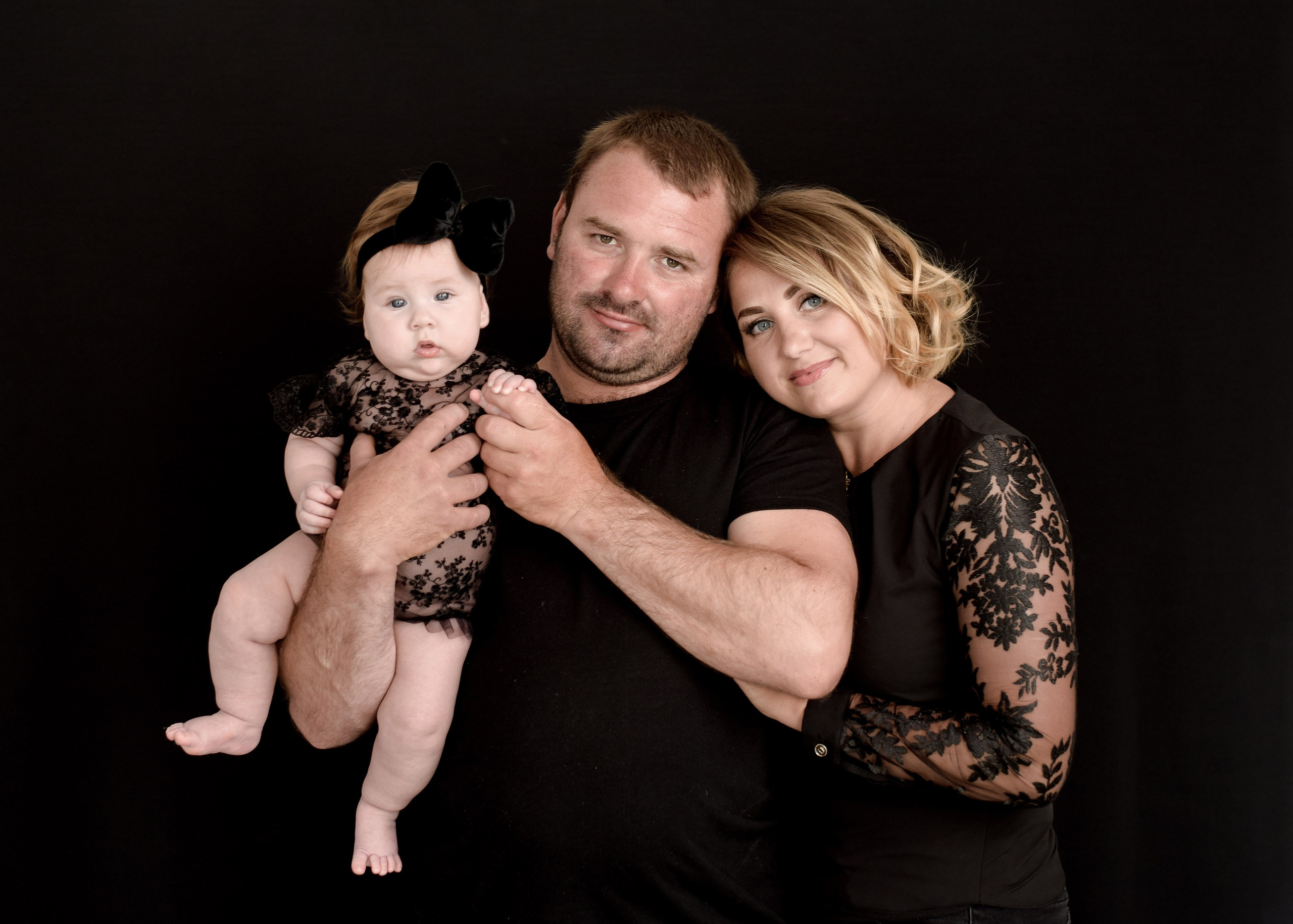 СЕМЕЙНЫЙ ПОРТРЕТ В СТУДИИ. Фотограф в Ялте Инна Найден. Детский и семейный фотограф