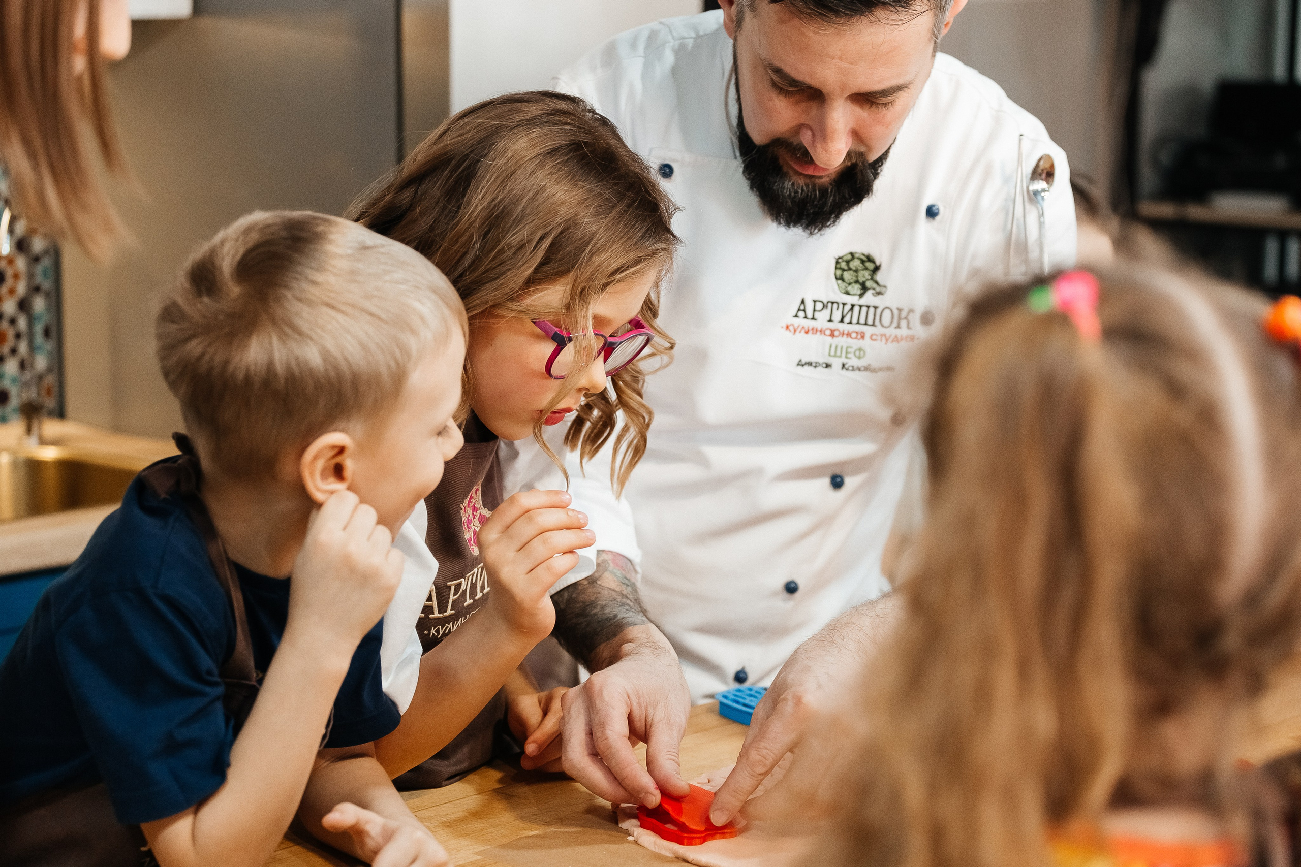 Детский мастер-класс в «АРТиШОК». Фотограф Кемерово | Сергей