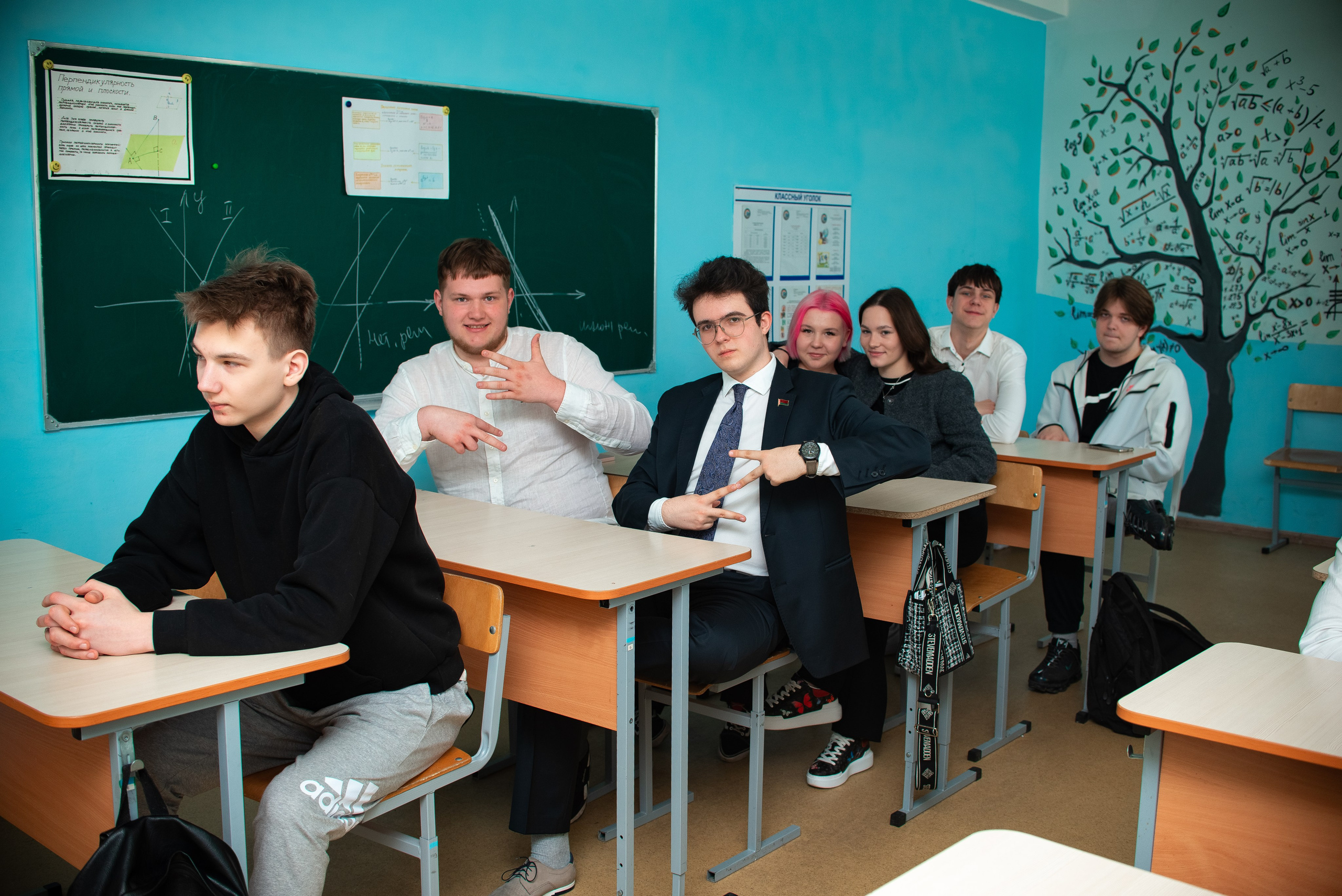 Выпускные альбомы 11 класс. Семейный фотограф на выписку из роддома и крещение Минск Настя Гришук