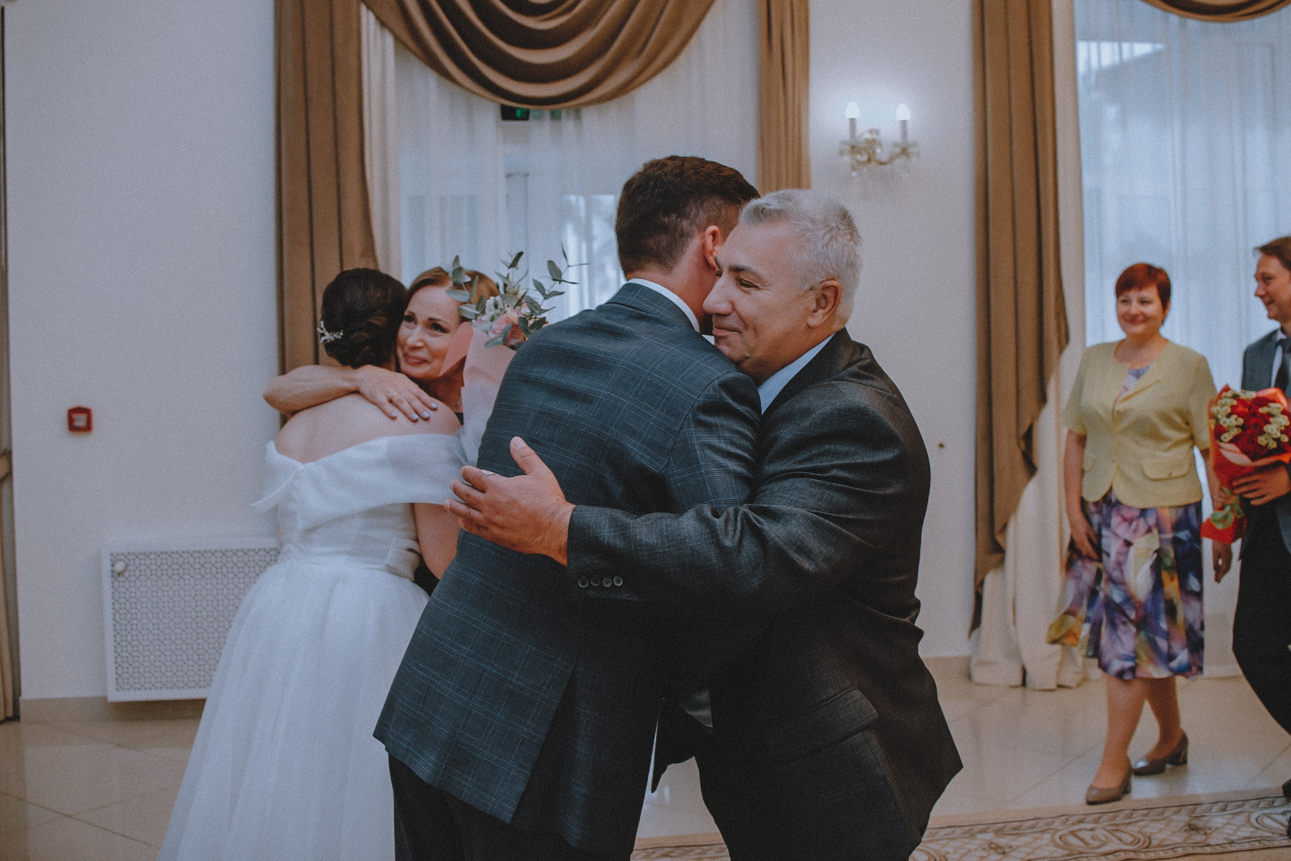 Love.com: Главная страница нашего счастья. Свадебный и семейный фотограф в Москве Сажина Кристина КиМ. Свадебный оператор в Москве Сажин Максим