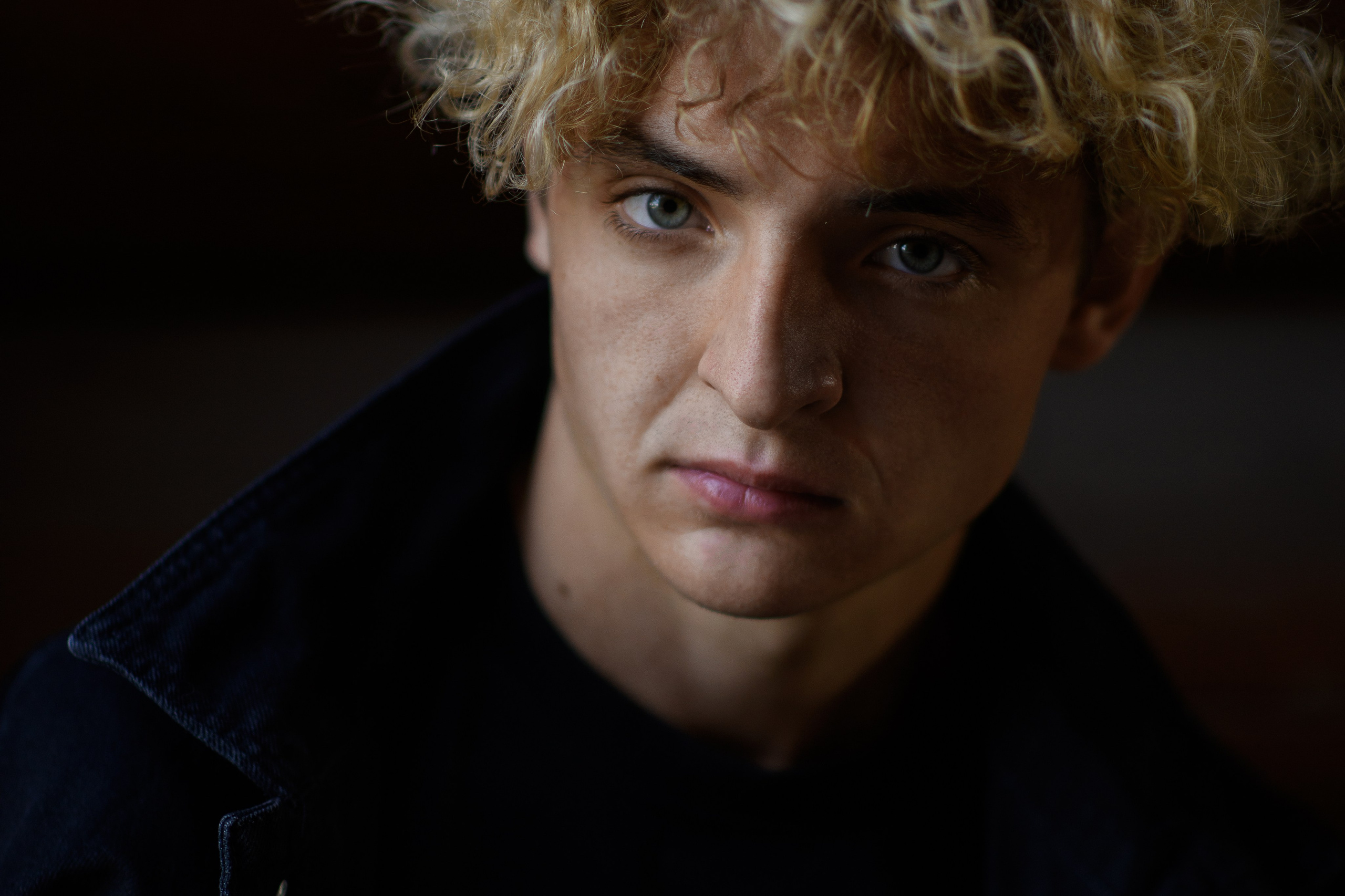 Фотосессия мальчика-подростка в Коломенском. Главная