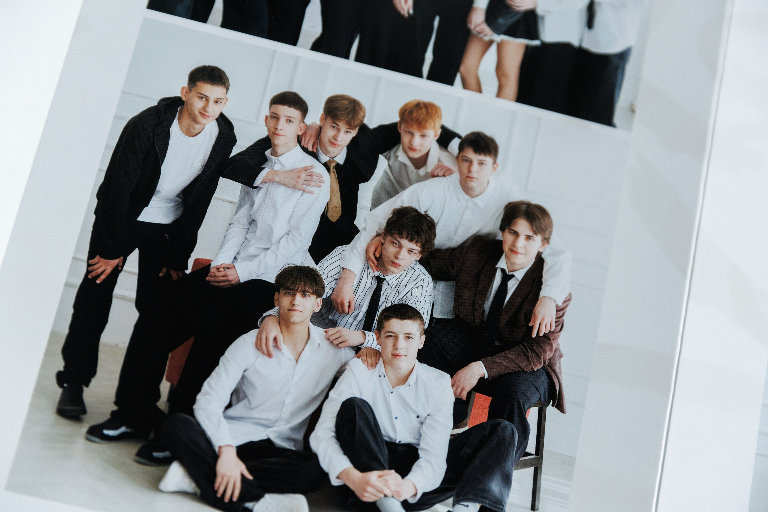 Выпускникам 9 класса Дубинина 2025. ВЫПУСКНЫЕ АЛЬБОМЫ | РОВЕСНИК | КЕРЧЬ