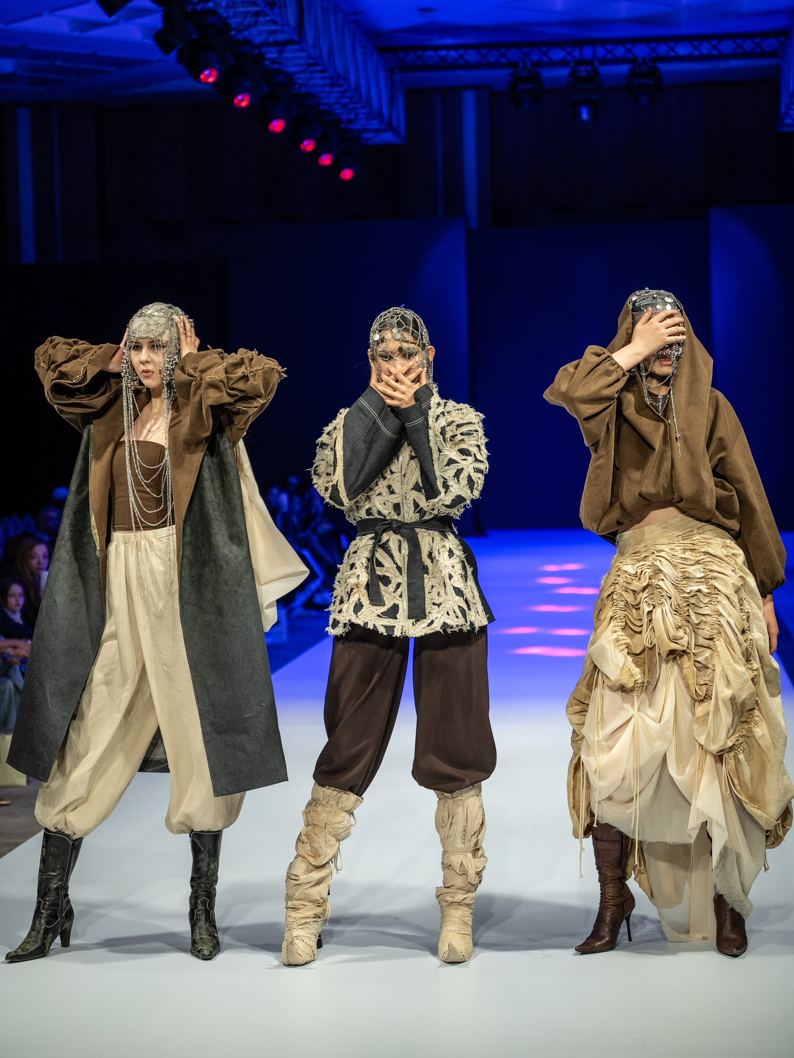 Eurasia Fashion Week 2026 Dissonance 02. Сайт Алматинского НЮ АРТ, будуар и фэшн фотографа Дениса Карпенко