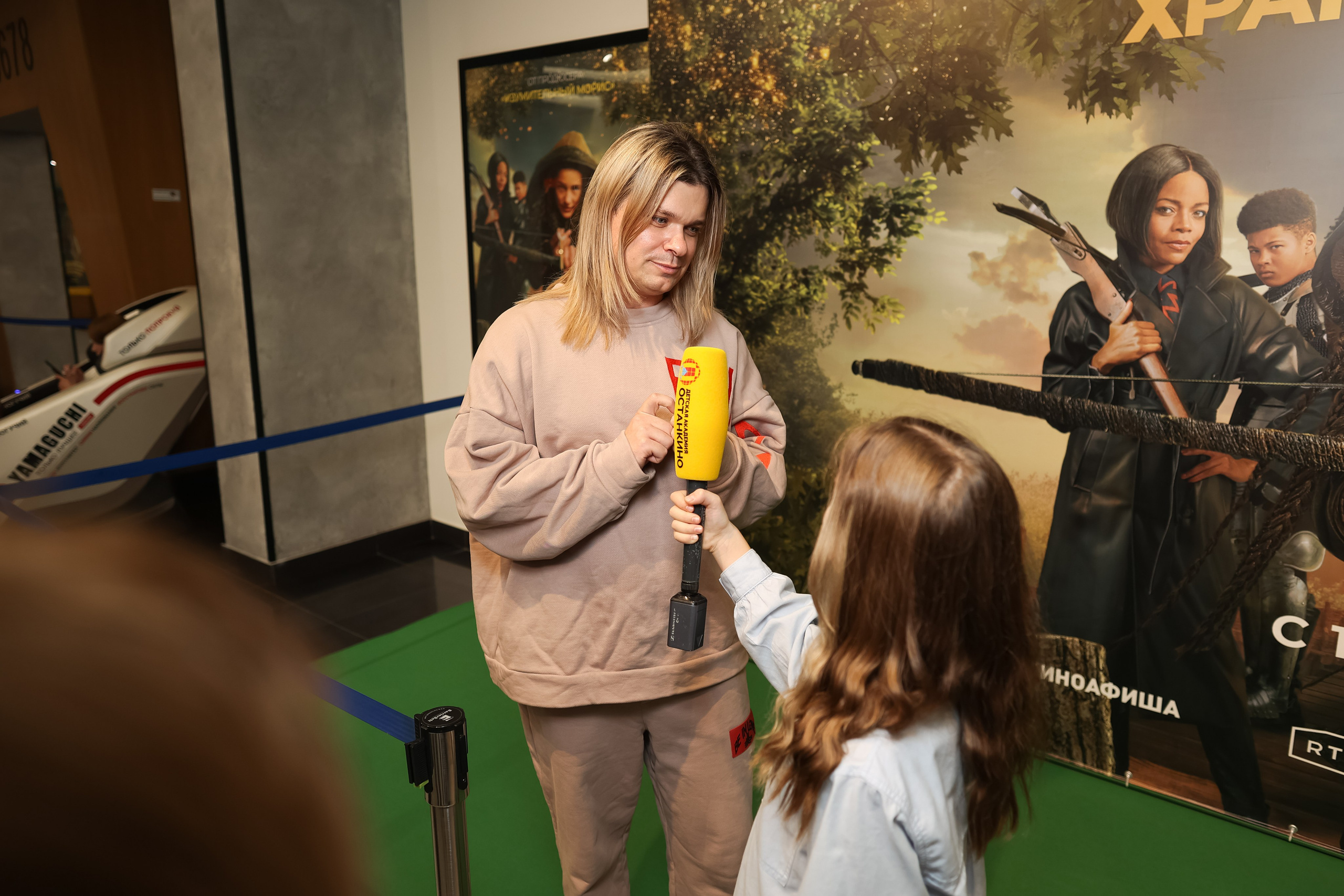 Школа «Останкино» на премьере Робин Гуд. Репортажный фотограф видеограф в Москве Ольга Плаксина