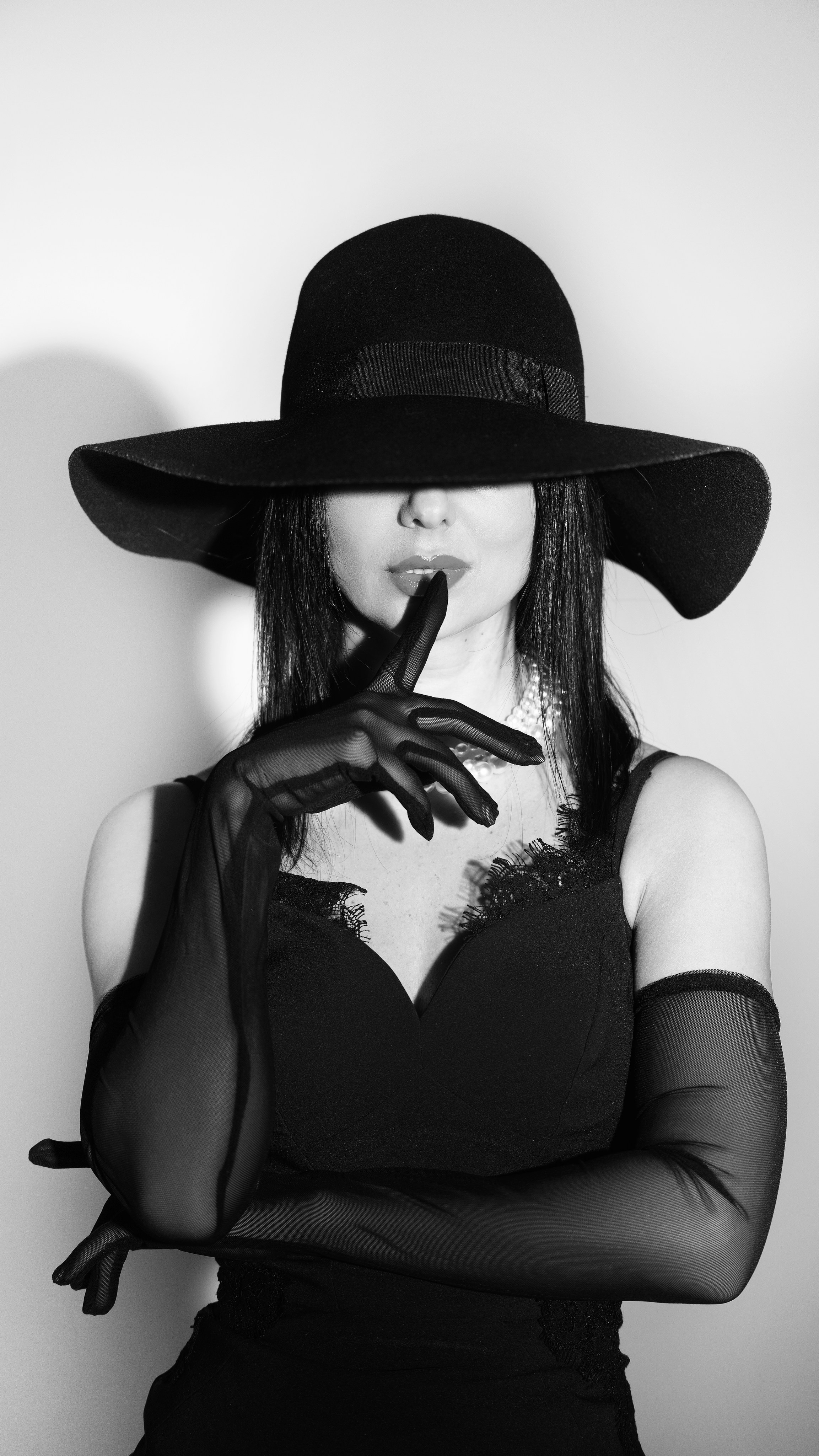 Женские студийные портреты. Главная