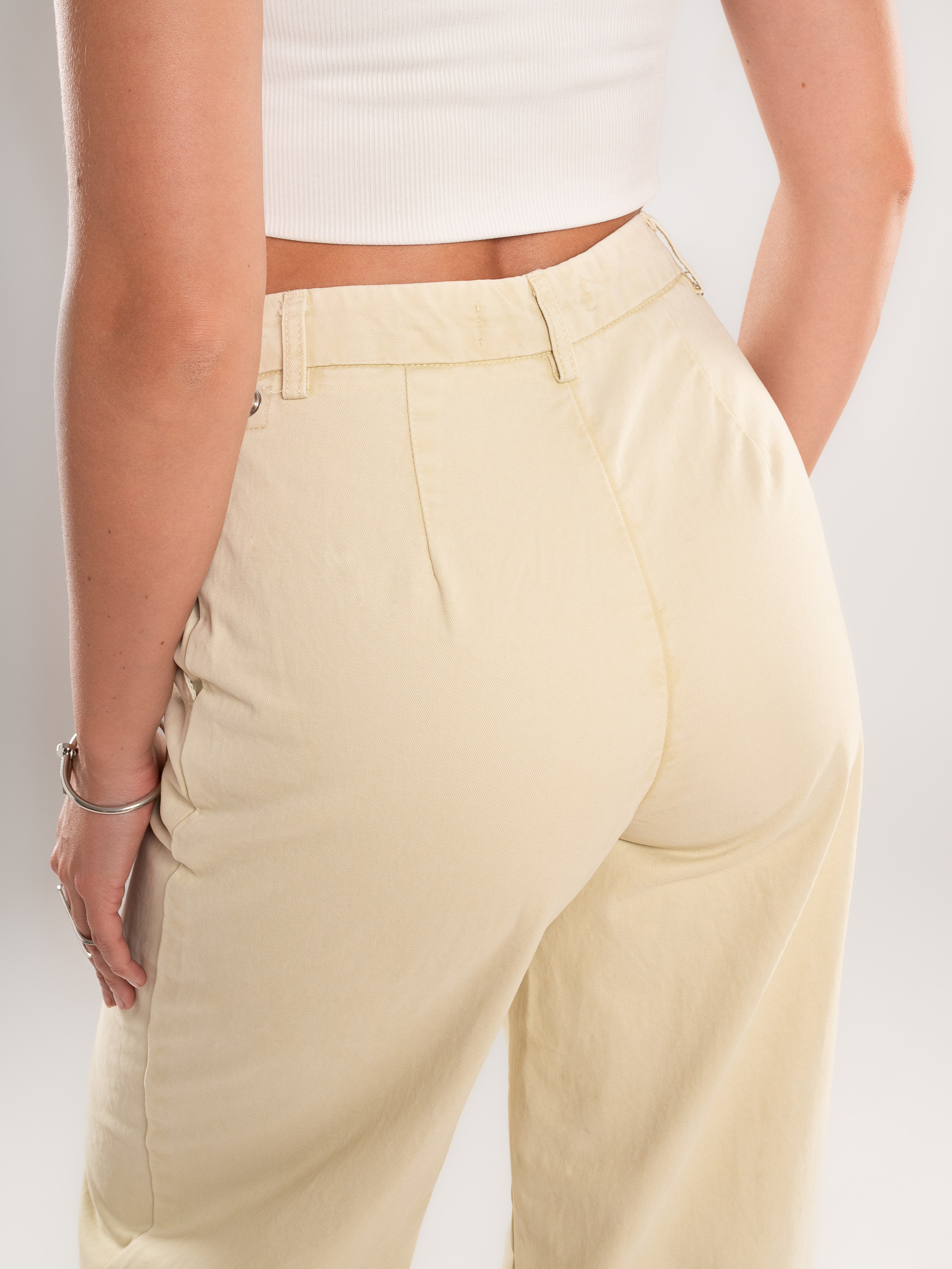 Джинсы. Предметный фотограф, фото для маркетплейсов Пятигорск, КМВ