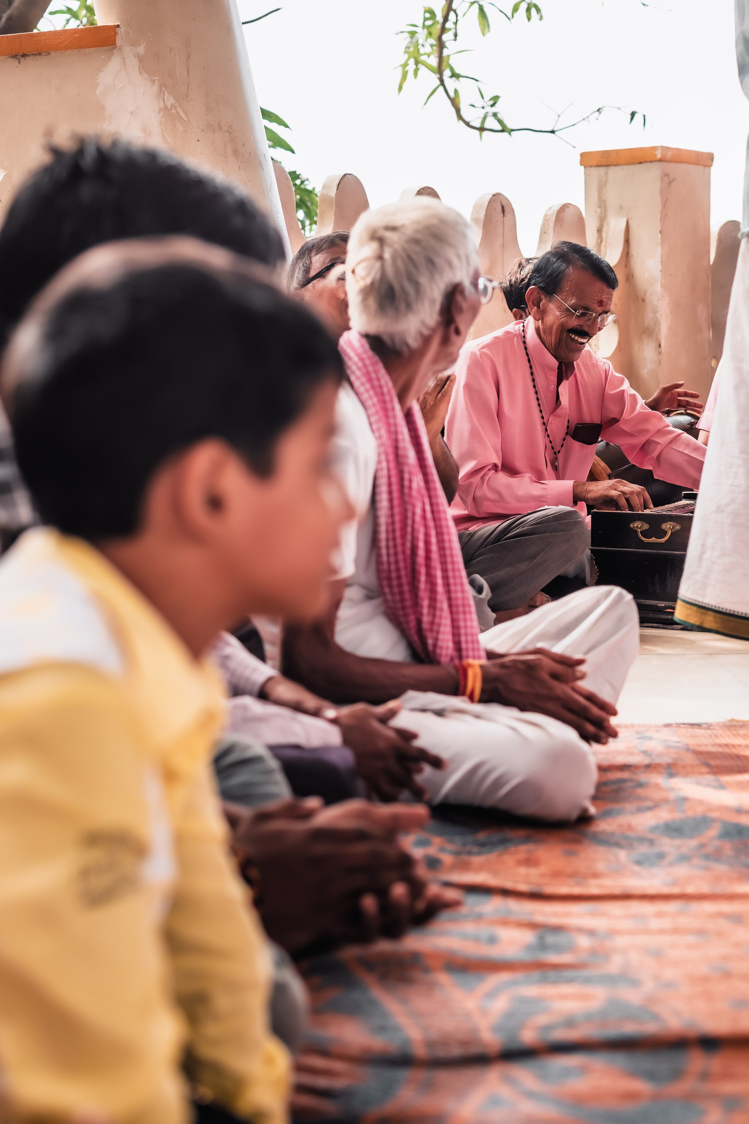 Abhisheka Devraha Baba on Sri Devdas ji maharaj bd. Mariam Bagdasaryan