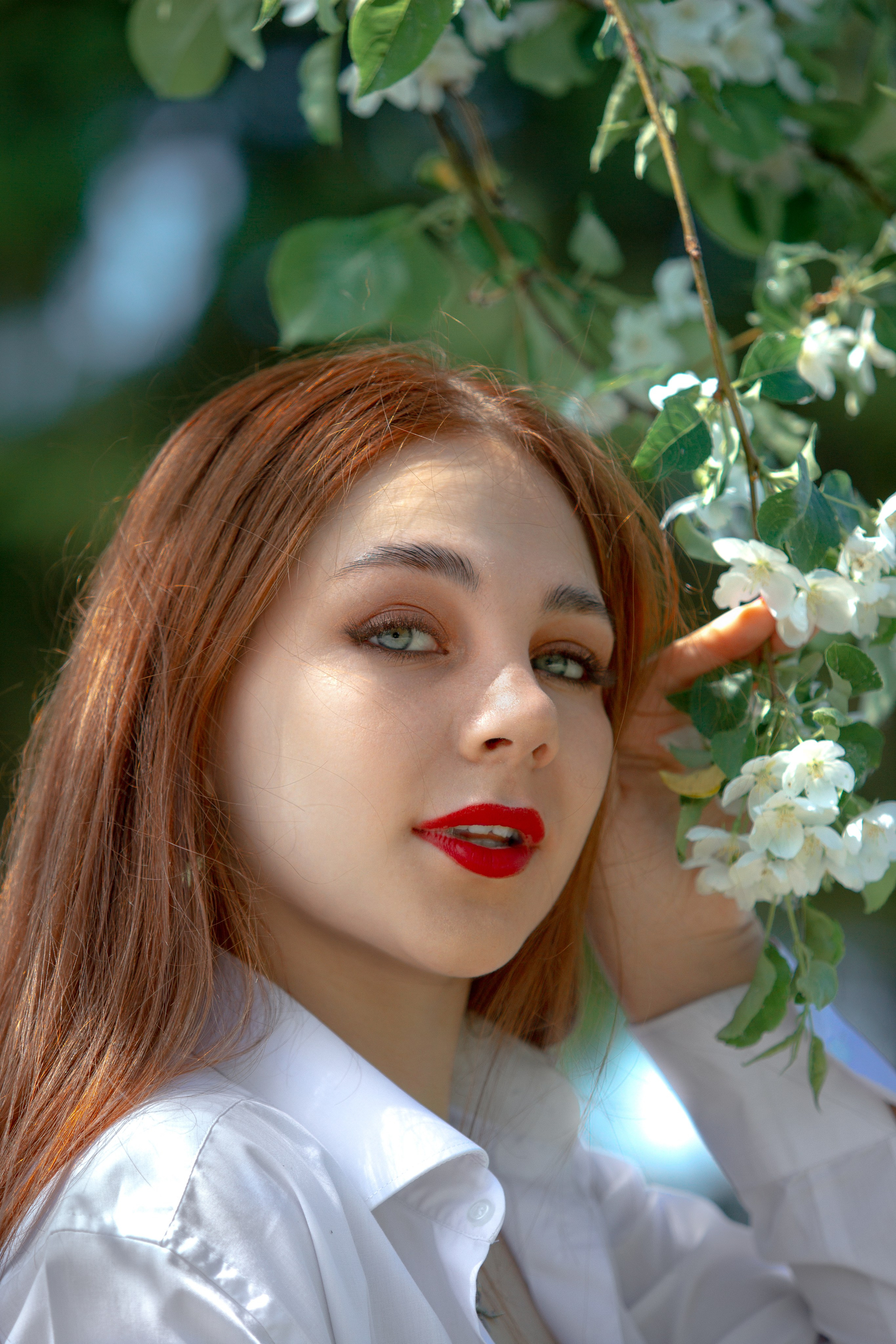 Яблони в саду. Арт-фотограф Крис Л. в Тобольске: портрет, семейные, свадьбы