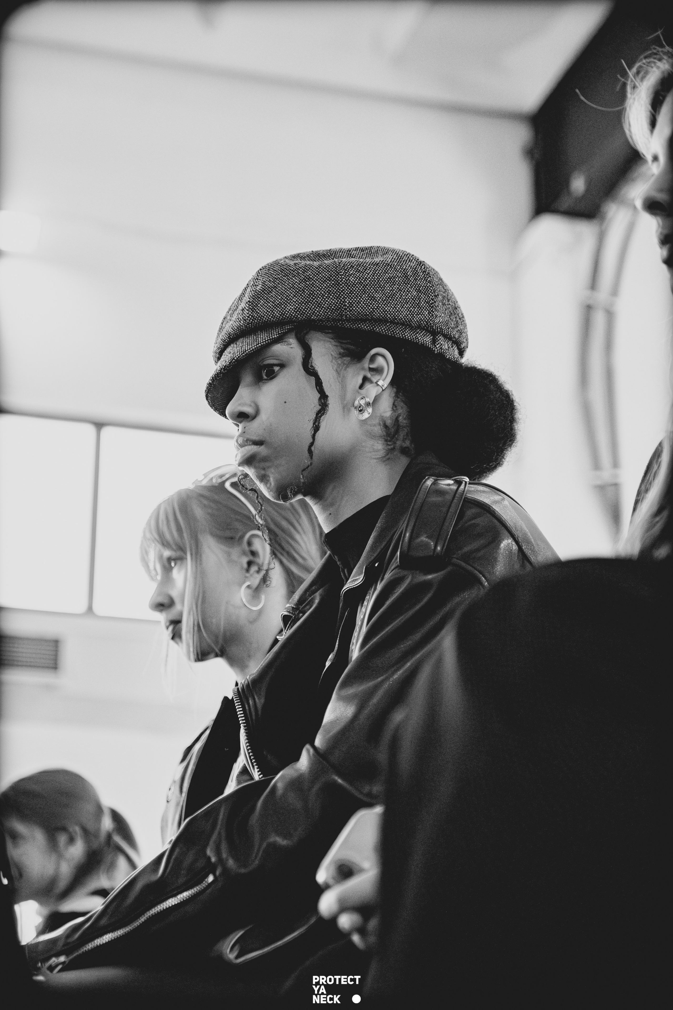 PROTECT YA NECK 22/03 (@youlovebu). Соня бу тебя сфоткала