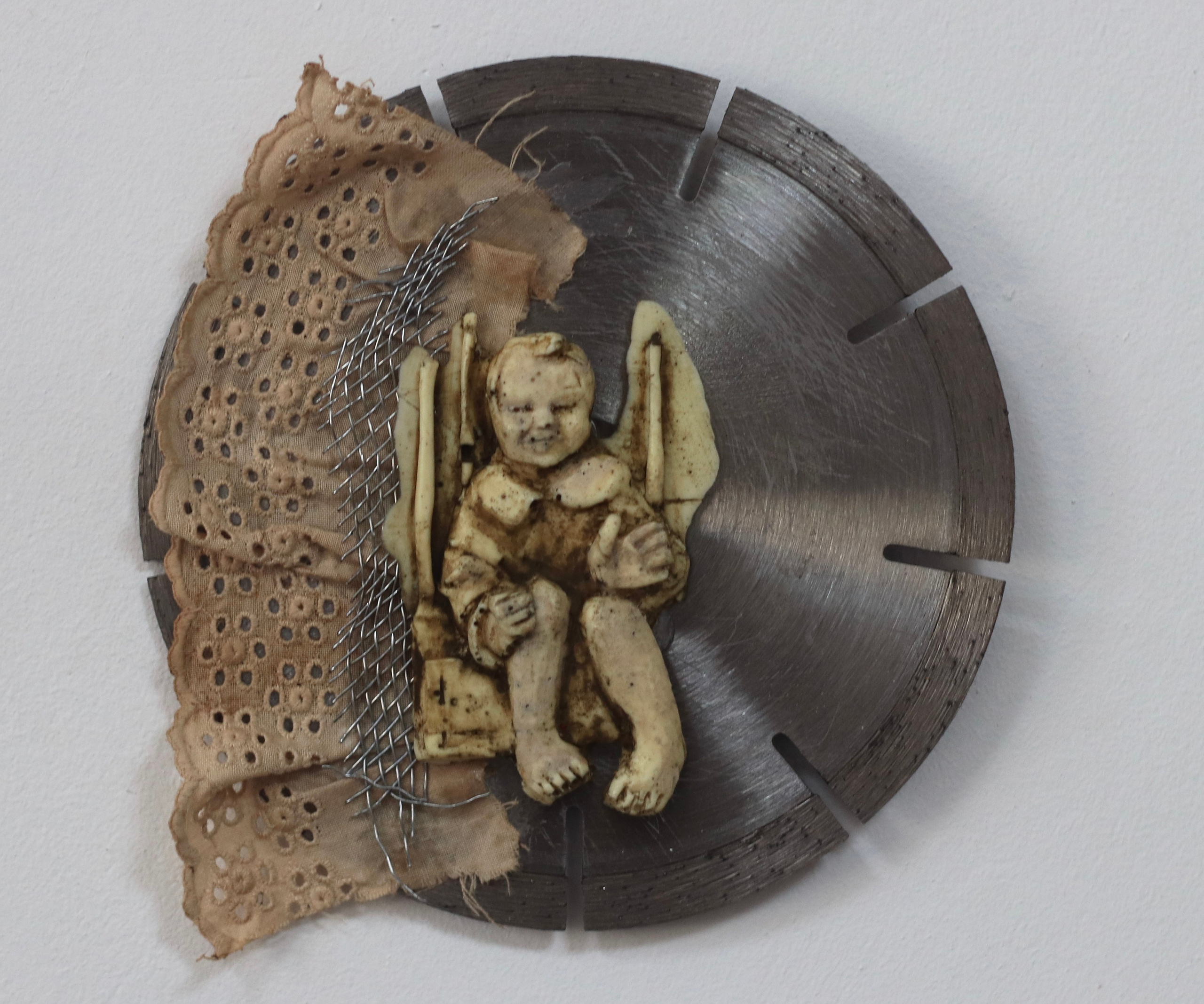 Земляные работы памяти, серия объектов художницы Софьи Григорьевой 