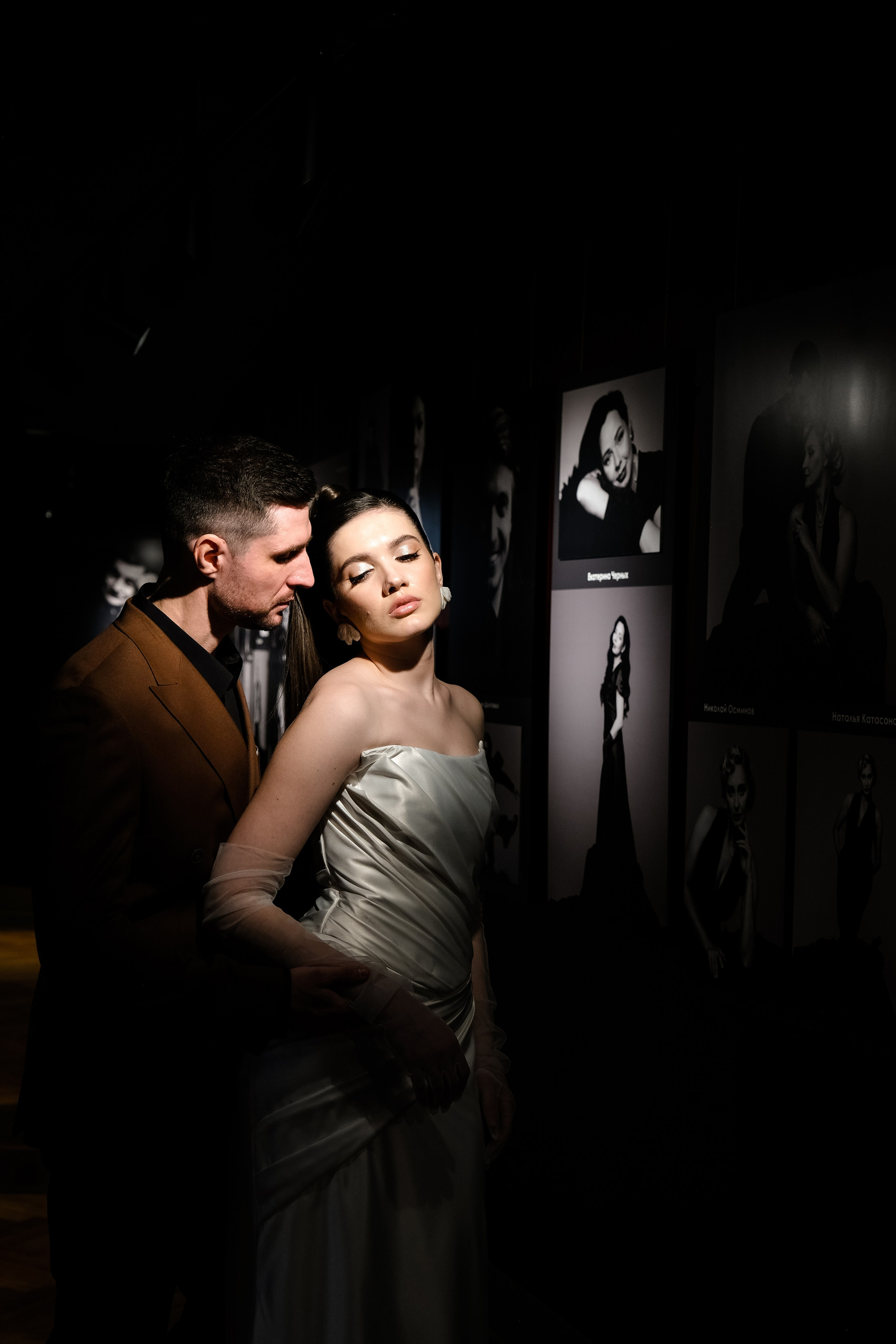 Свадебная фотосессия в театре драмы имени Наума Орлова. Свадебный фотограф в Челябинске Сырчикова Наталья