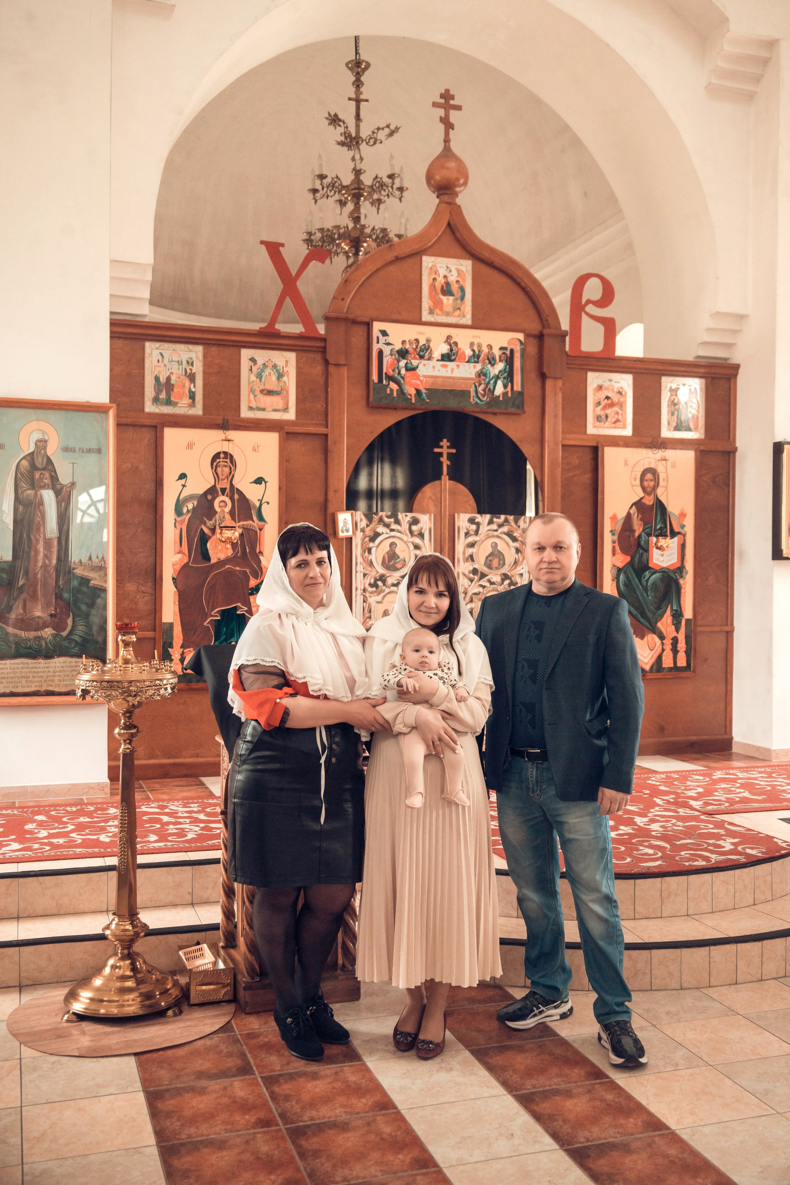 Таинство Крещения Ксении. Церковь Василия, епископа Рязанского. Семейный фотограф в Рязани и Рязанской области