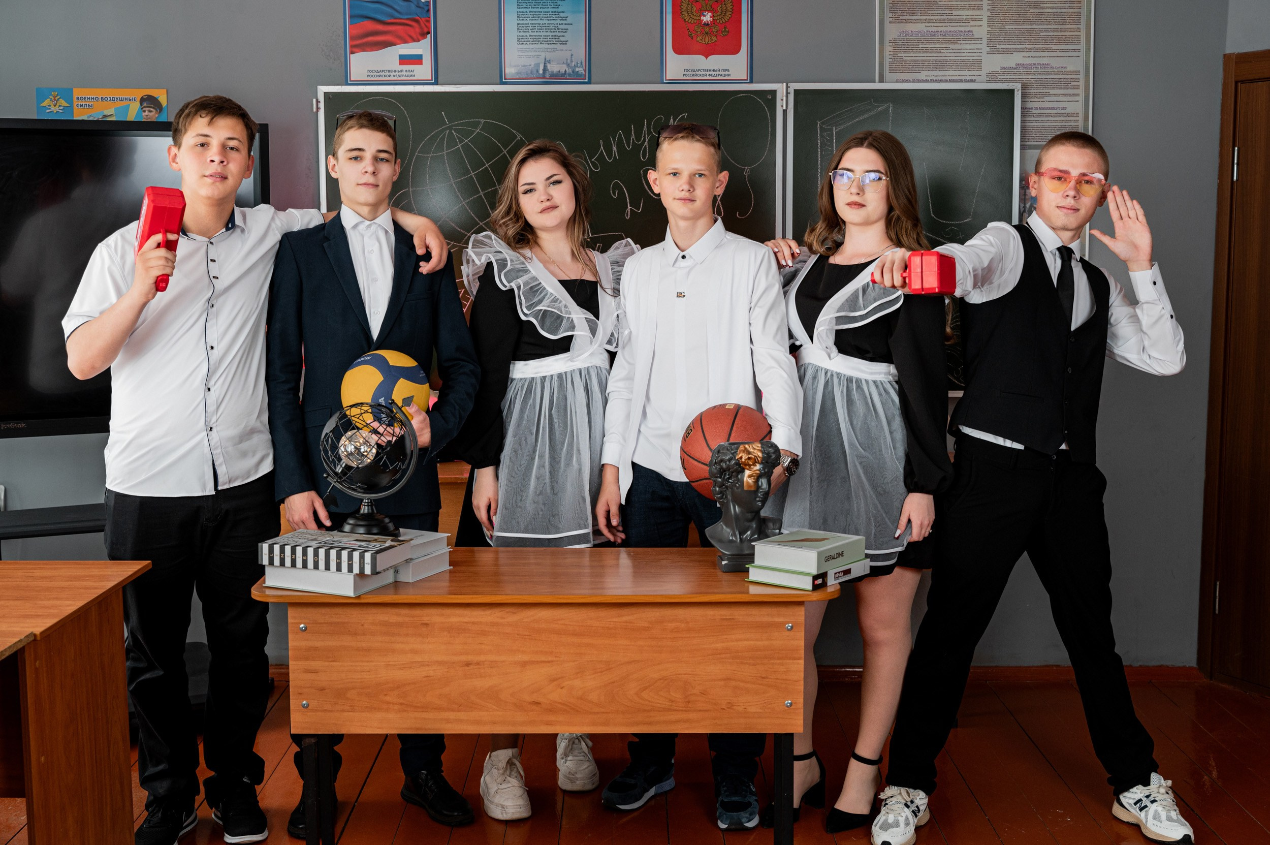 В школе. Выпускные альбомы и Школьный фотограф в Алексеевке, Бирюче, Красном