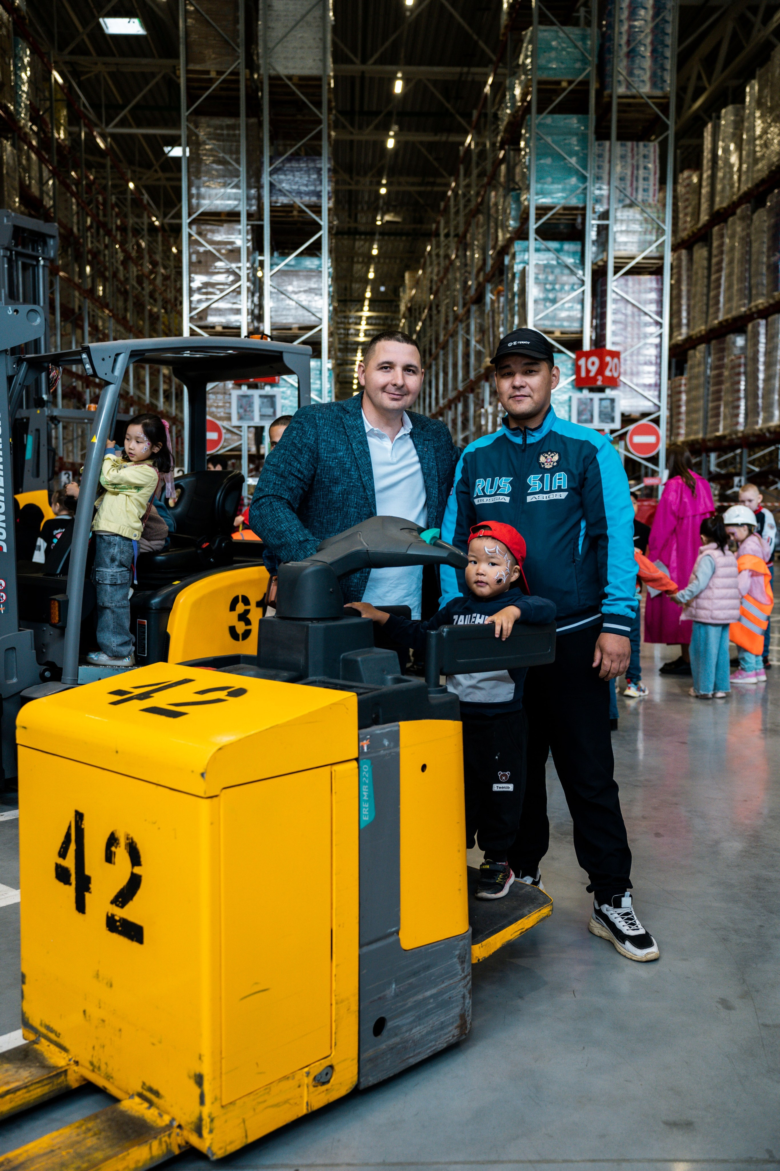 День детей в Пятерочке. Видеограф и Фотограф в Челябинске Ксения и Владимир Рюмины