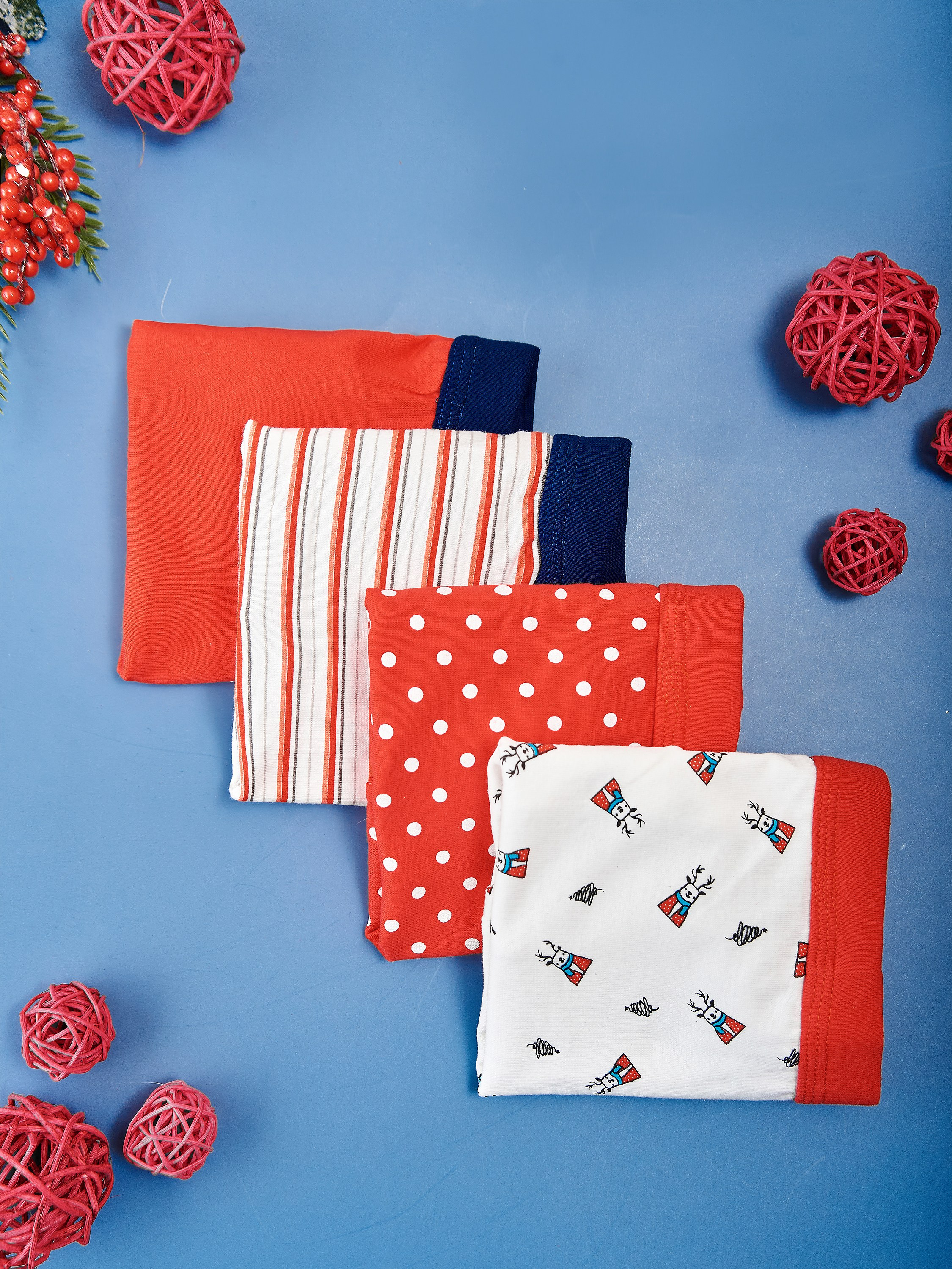 Десткие трусики. Контент фотограф для бизнеса и маркет-плейсов