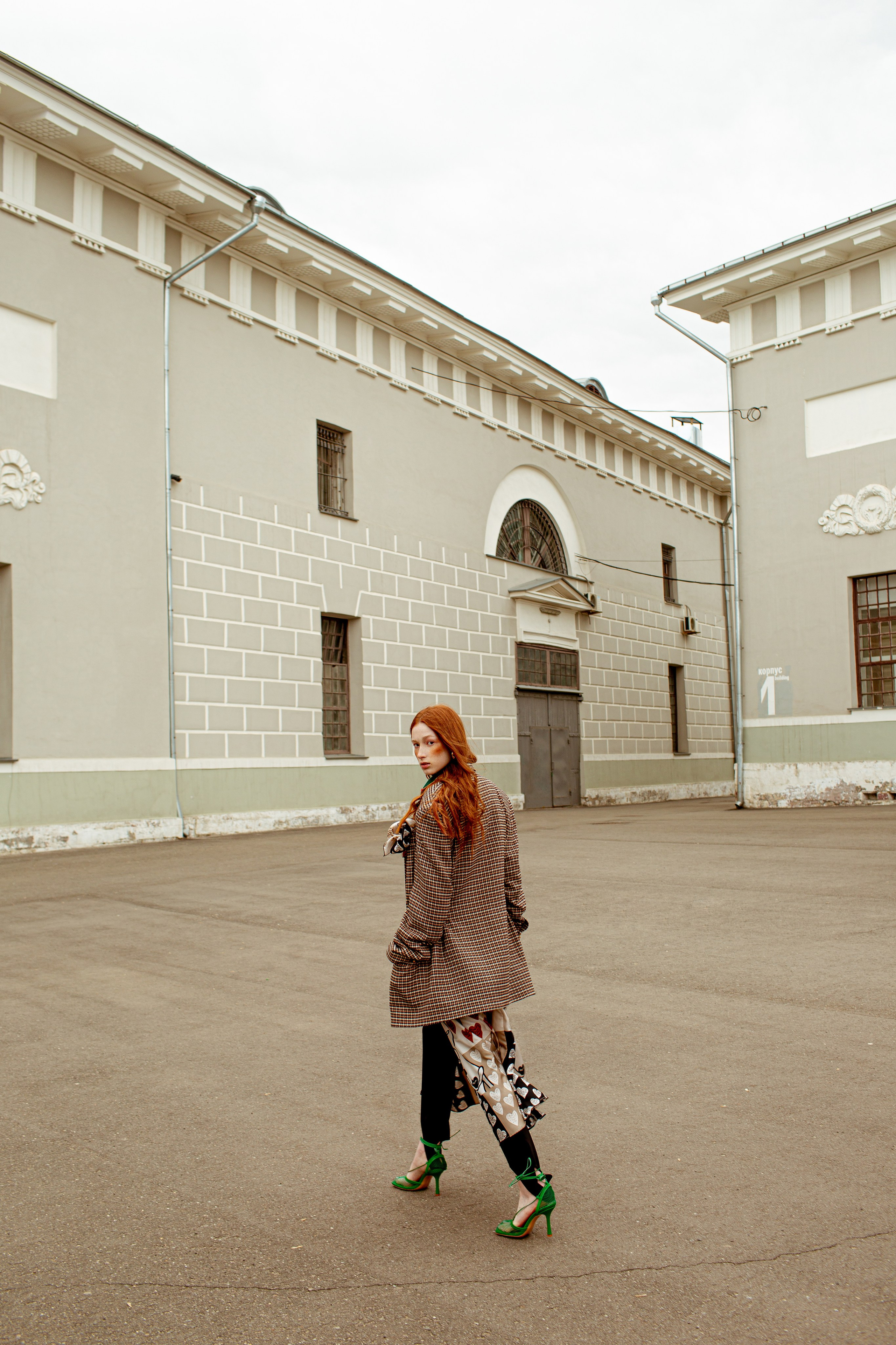 Polina Mircheva S/S 2023 streetstyle. Жиркова Ирина — фотограф для брендов в Москве