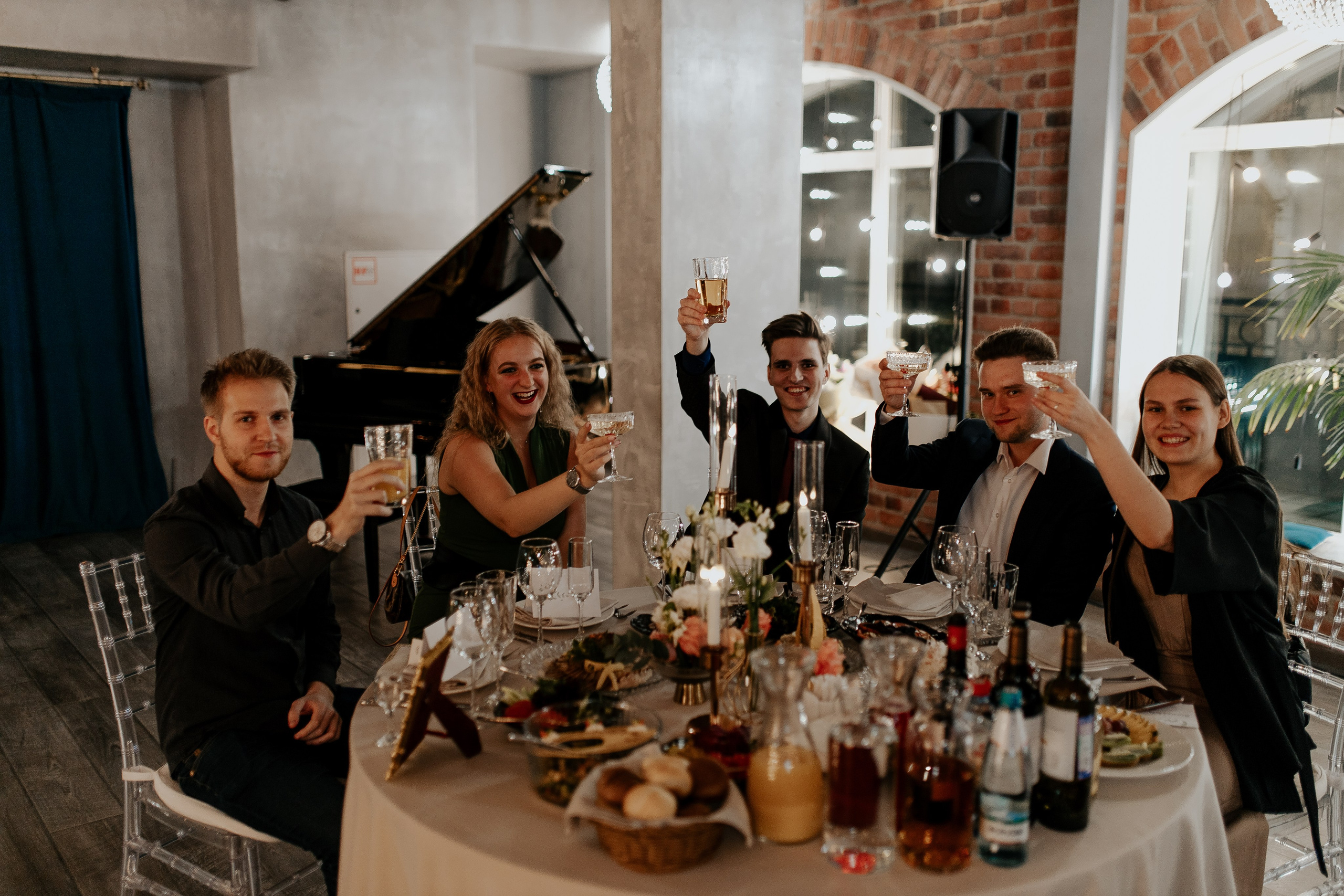 Свадебные фотографии из Эрмитажа. Фотограф в Санкт-Петербурге Лиза Семченкова