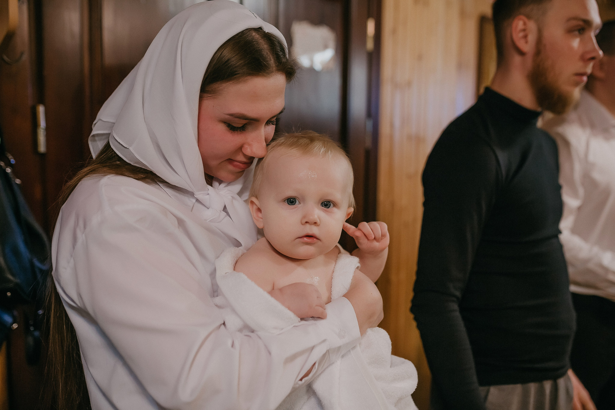 Крещение Виктории. Храм Симеона Верхотурского п.Барсово. Семейный фотограф в Сургуте