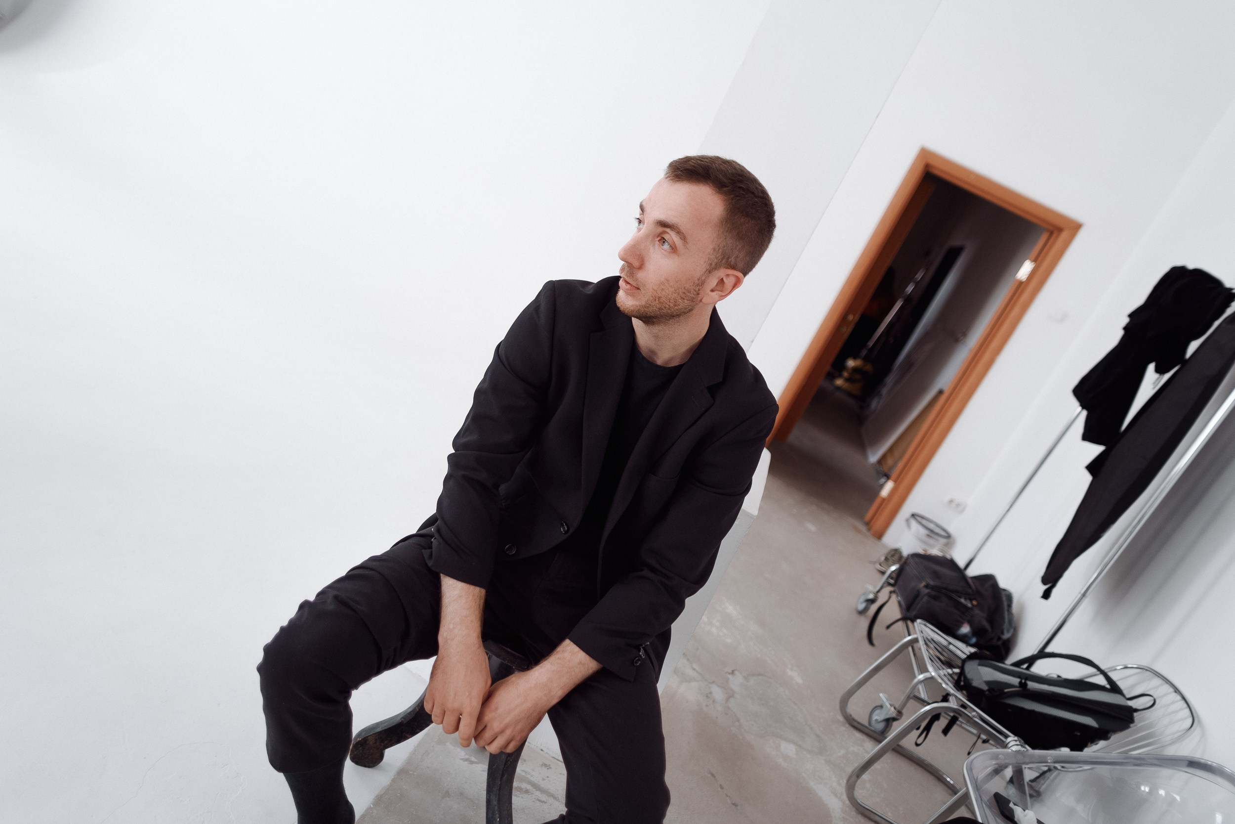 Студийная фотосессия мужчины. Фотограф Дарья Мустафина, Тюмень