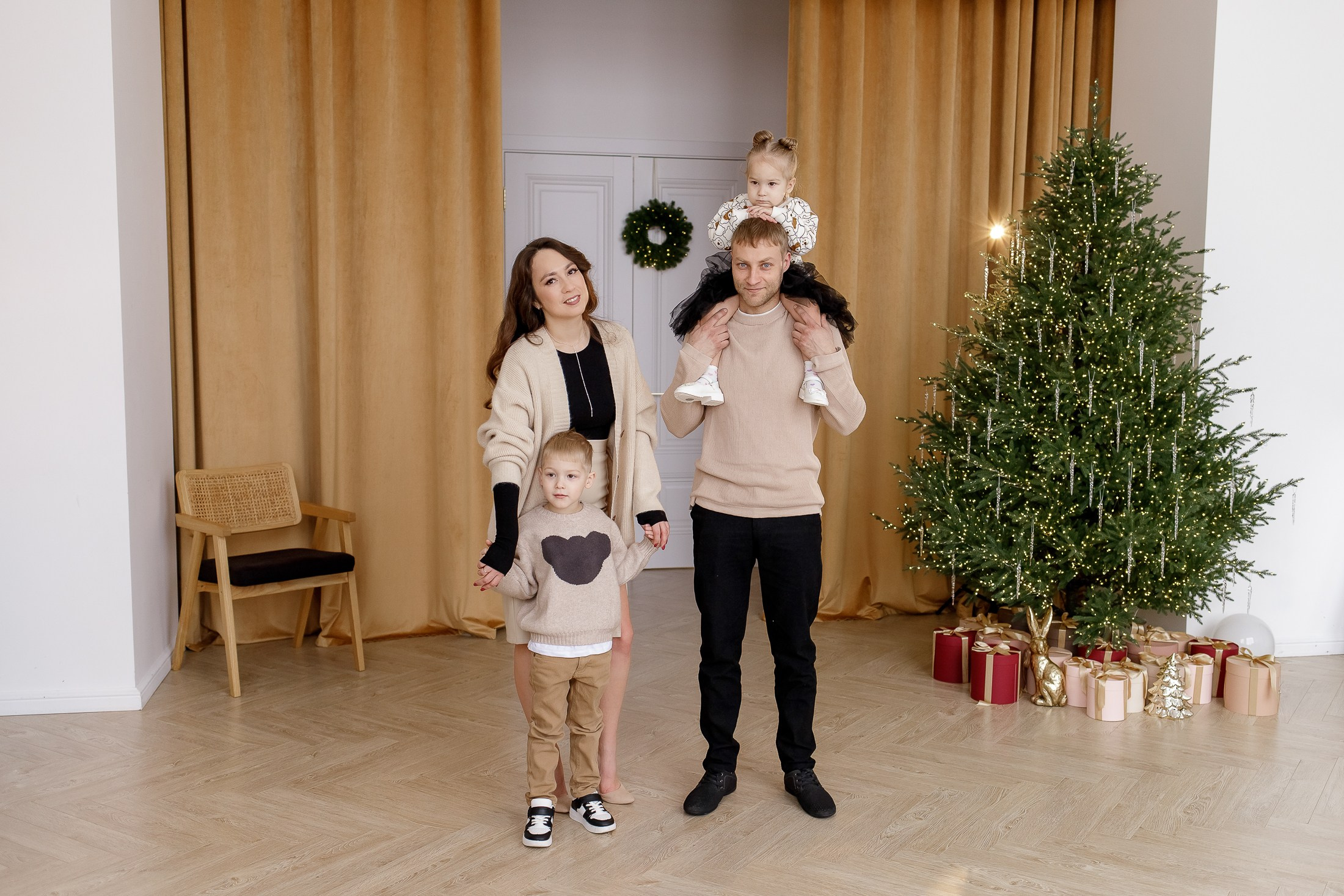 Семейная фотосессия. Фотограф Симонова Юлия. Пенза. Новогодняя фотосессия