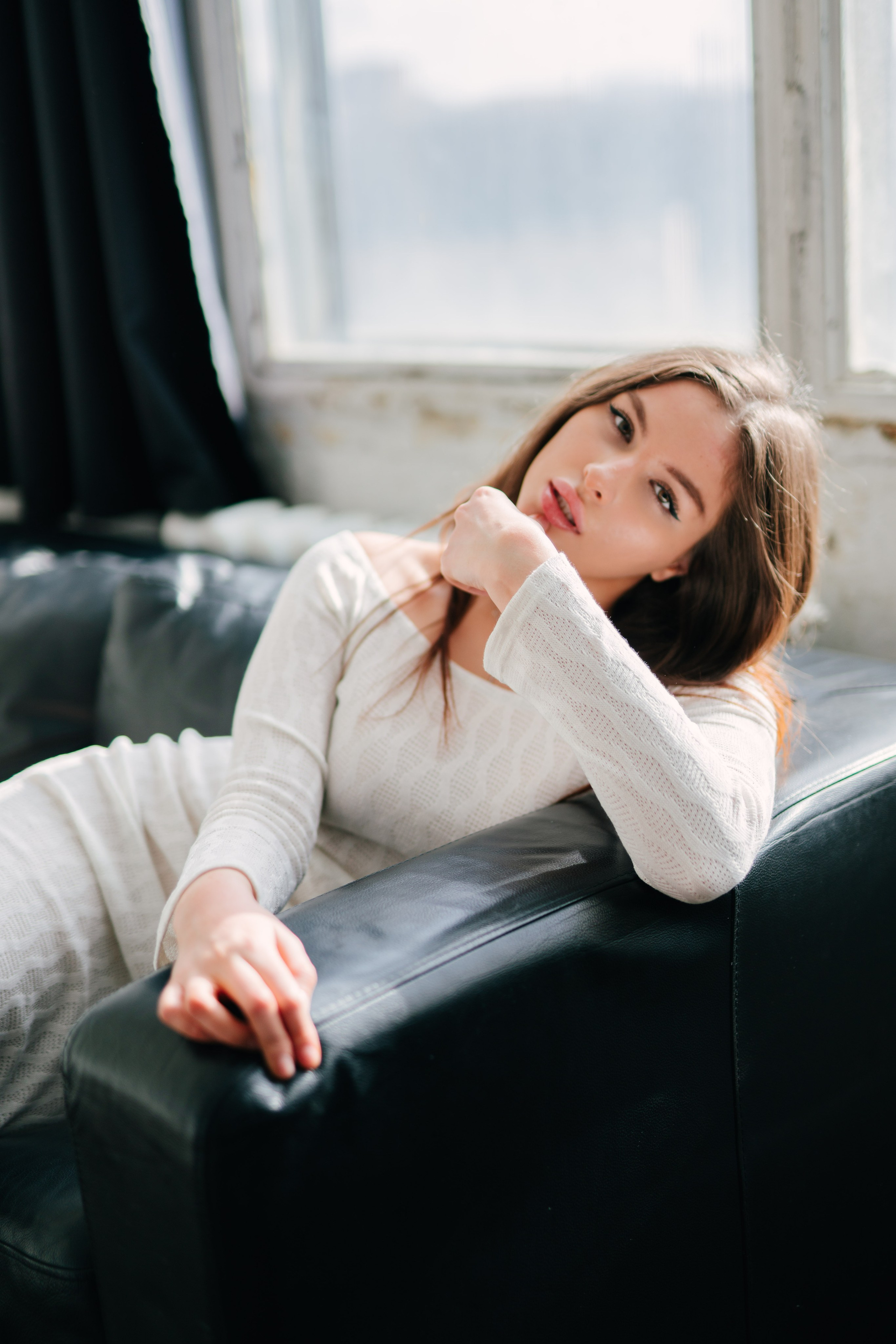 Женские портерты в студии. Портреты студия Москва. Модельные тесты. Lovestory студия в Москве. Женсий фотограф